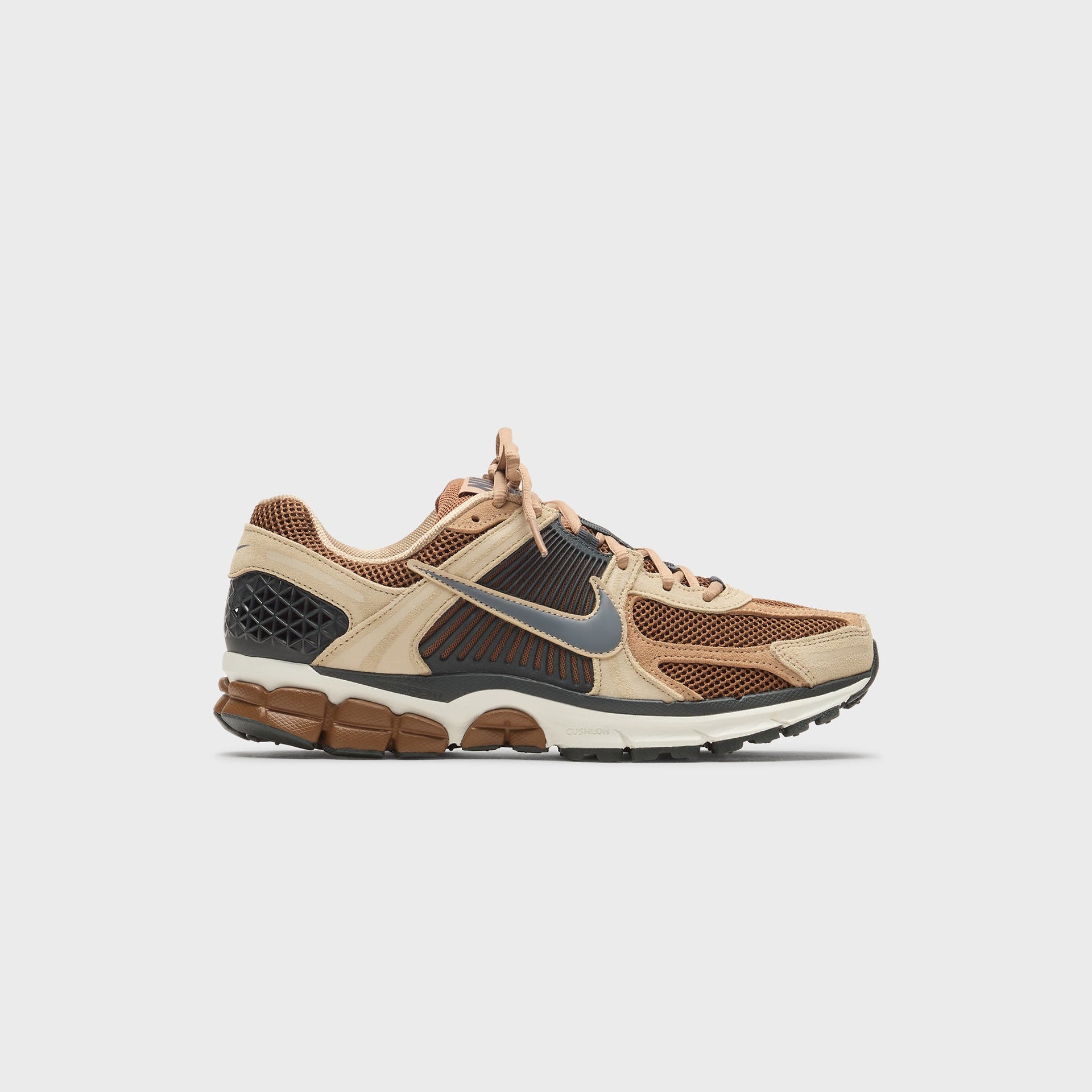 Nike Zoom Vomero 5 - Light British Tan / Dark Smoke Grey / British Khaki / Linen