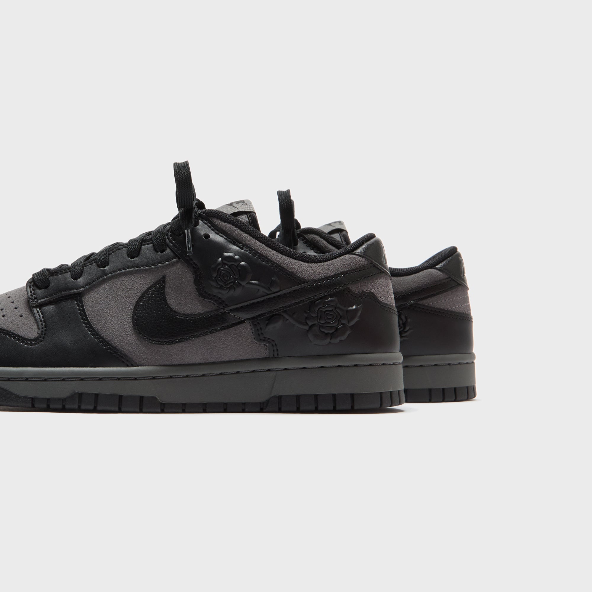Nike WMNS Dunk Low SE - Iron Grey / Black / Iron Grey – Kith