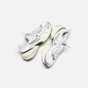 Nike V2K Run - Summit White / Metallic Silver – Kith