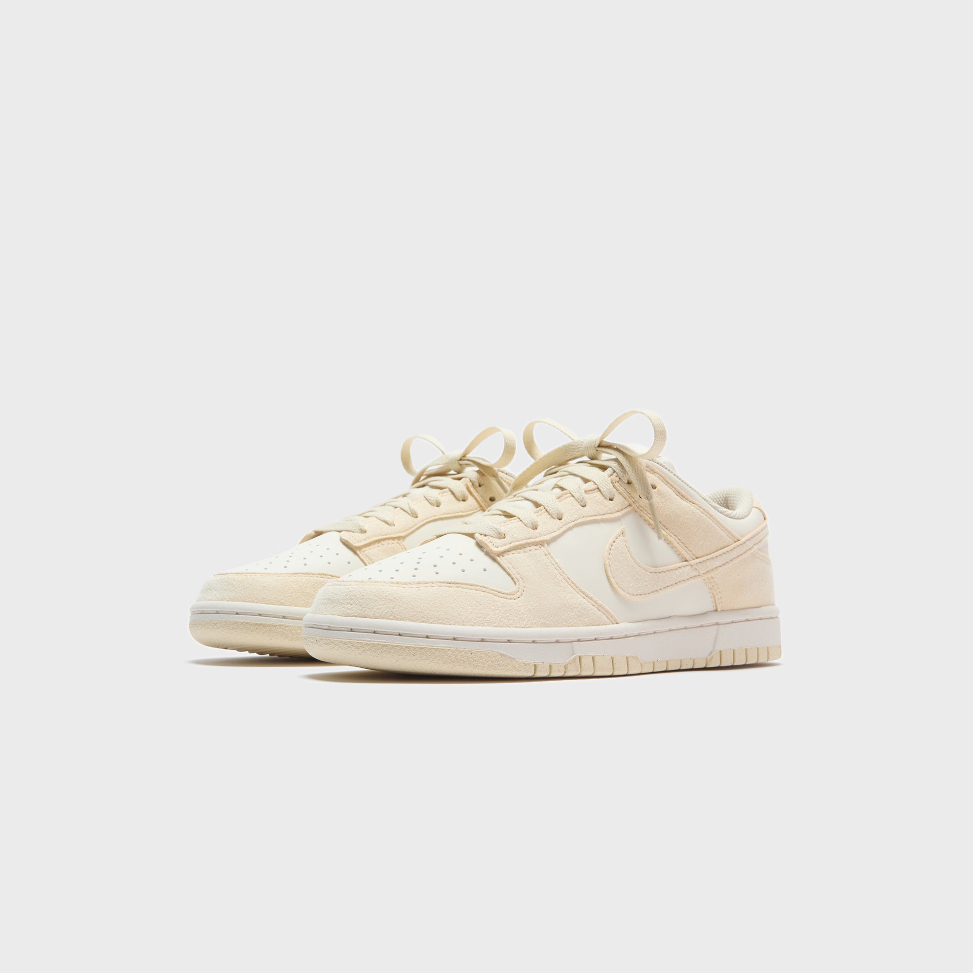 Nike WMNS Dunk Low - Soft Pearl / Beach / Pale Ivory / White