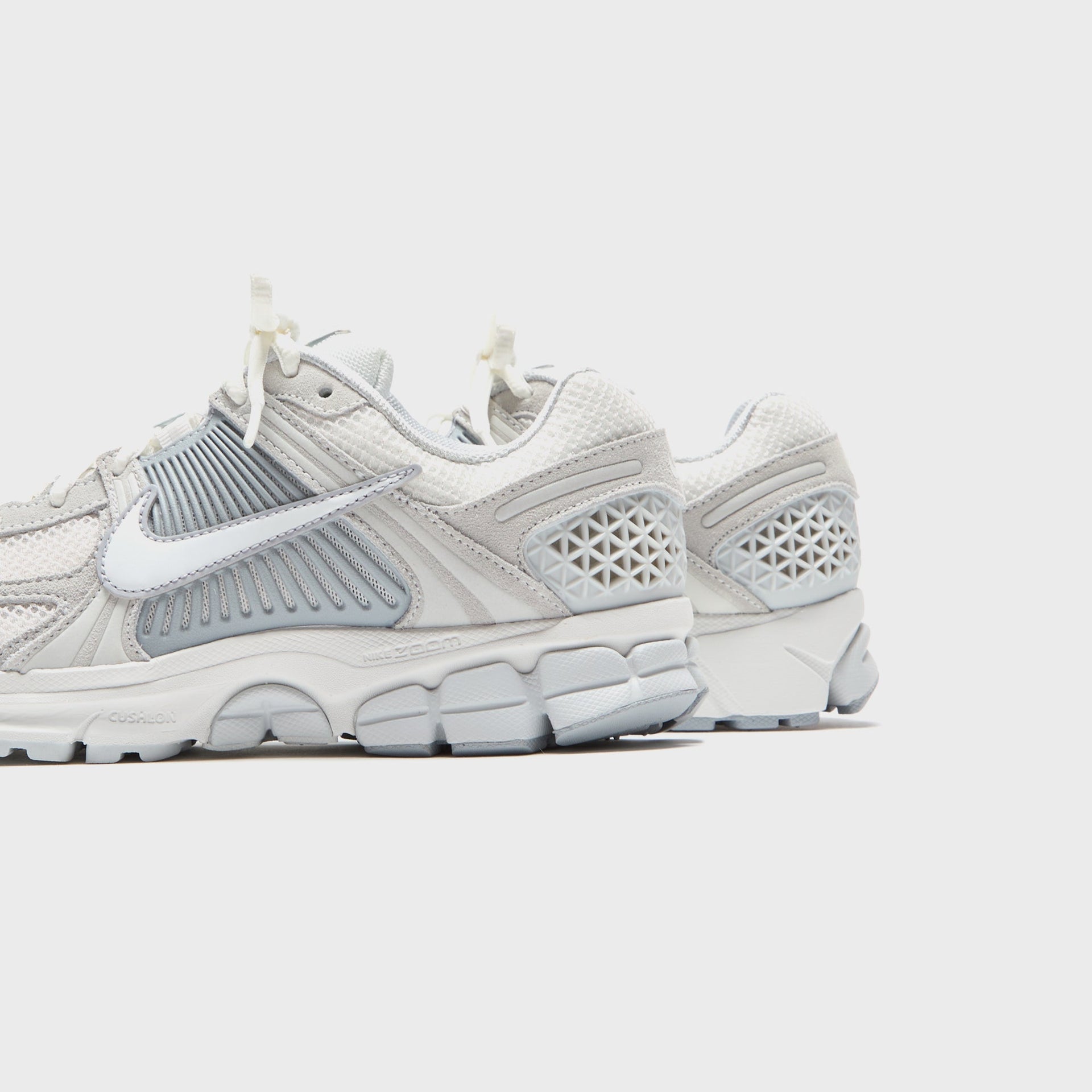 Nike WMNS Zoom Vomero 5 - Pure Platinum / Summit White