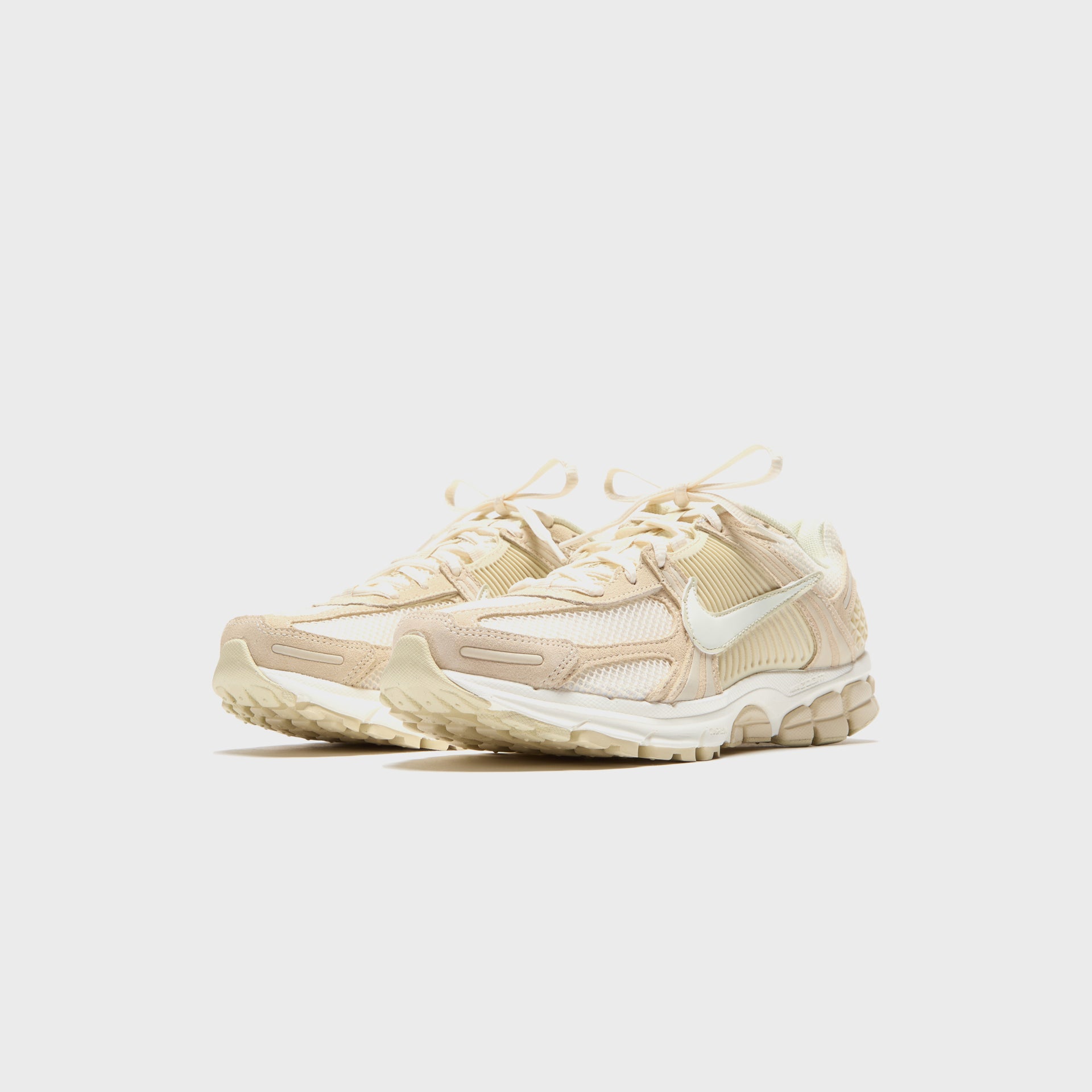 Nike WMNS Zoom Vomero 5 - Beach / Sail / Light Khaki