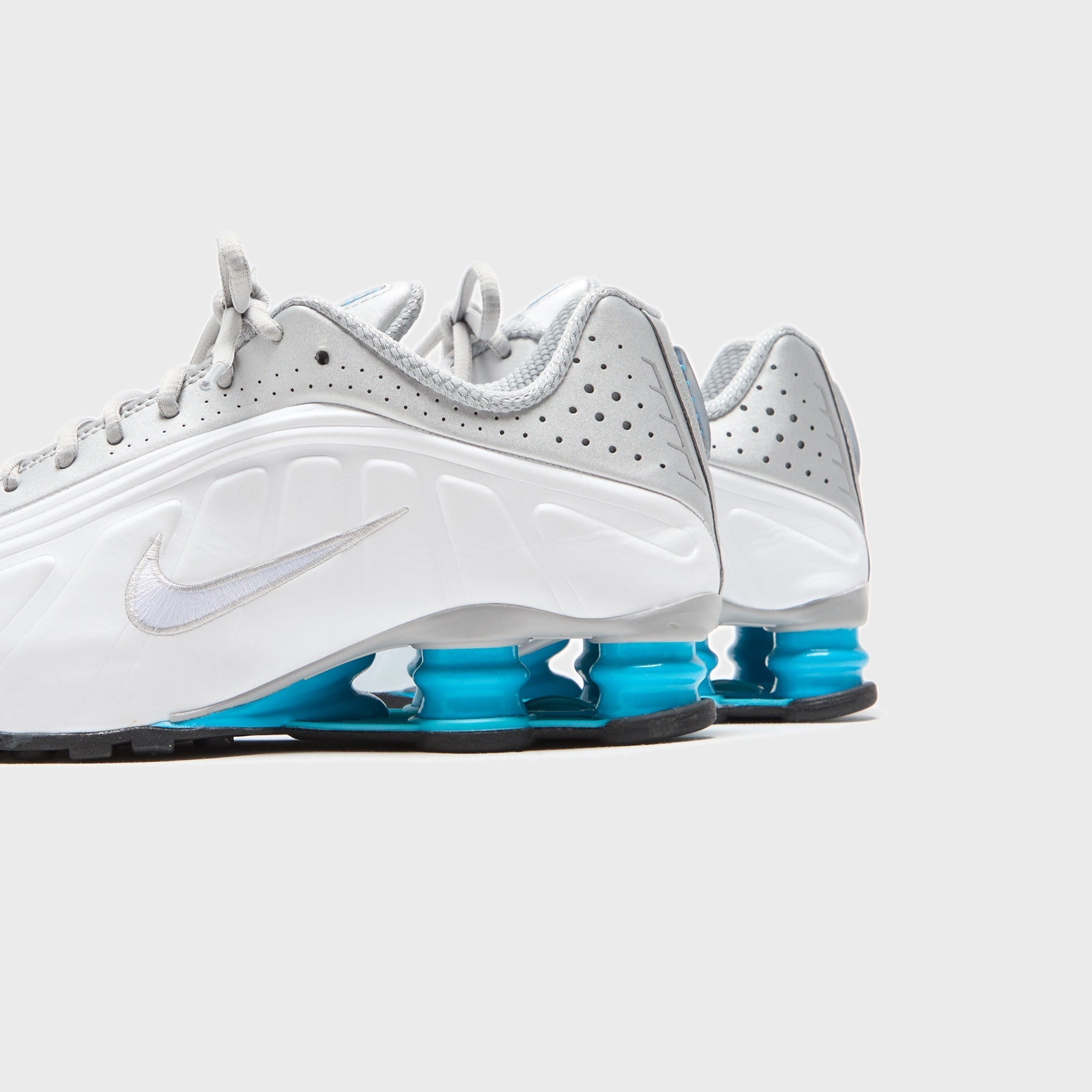 Nike Shox R4 - Metallic Silver / White / Blue Lagoon – Kith