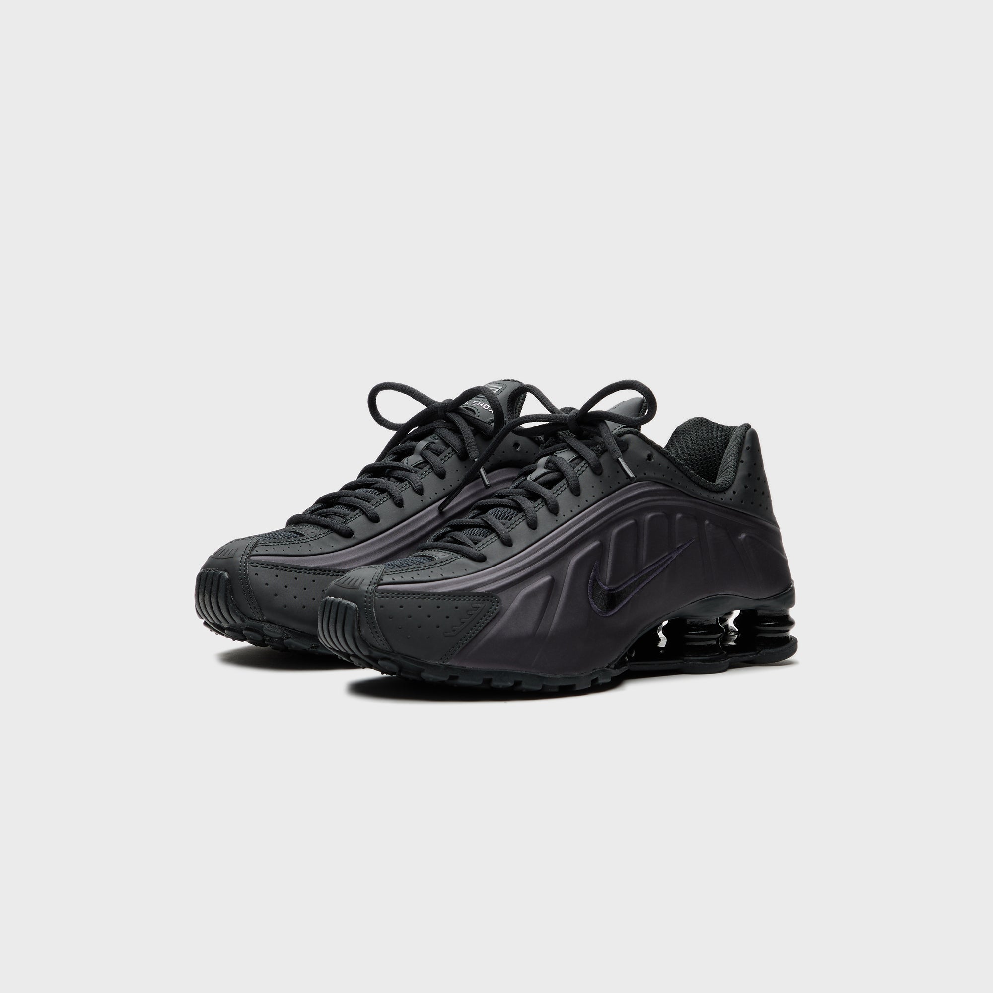 靴 Nike Shox R4 Black Nike Shox R4 Men's Shoes in Black Trainers | eBay