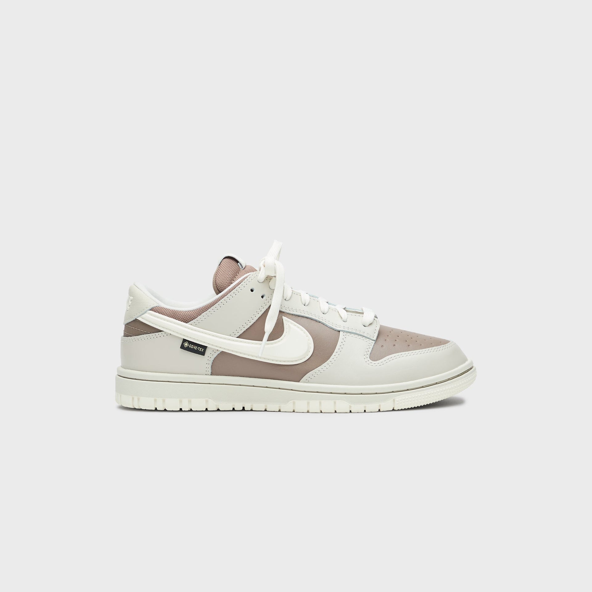 Nike Dunk Low GORE-TEX- Light Bone / Mink Brown / Sail