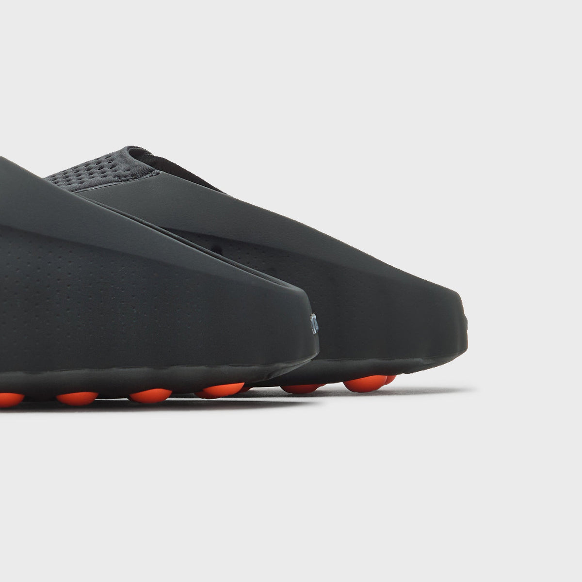 Nike Mind 001 - Black / Hyper Crimson / White / Chrome