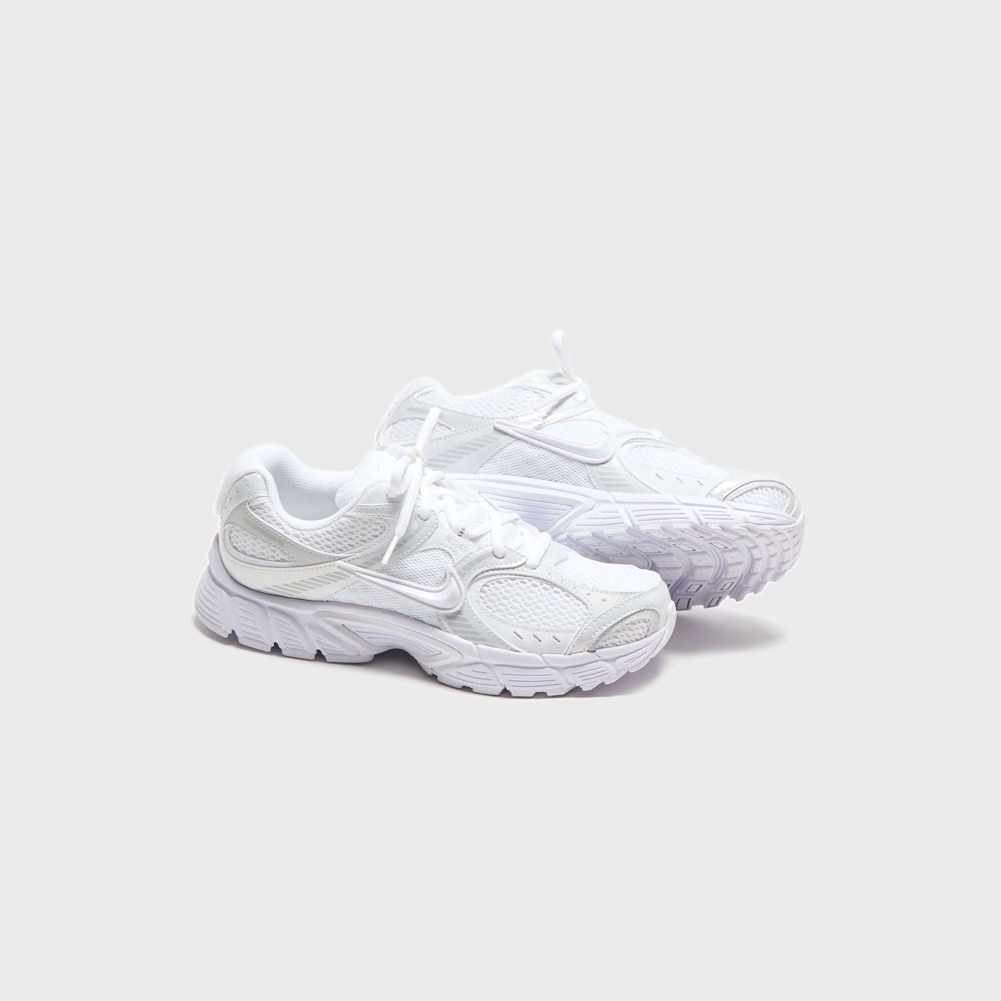 Nike WMNS V5 Rnr - White /Black / Metallic Silver – Kith