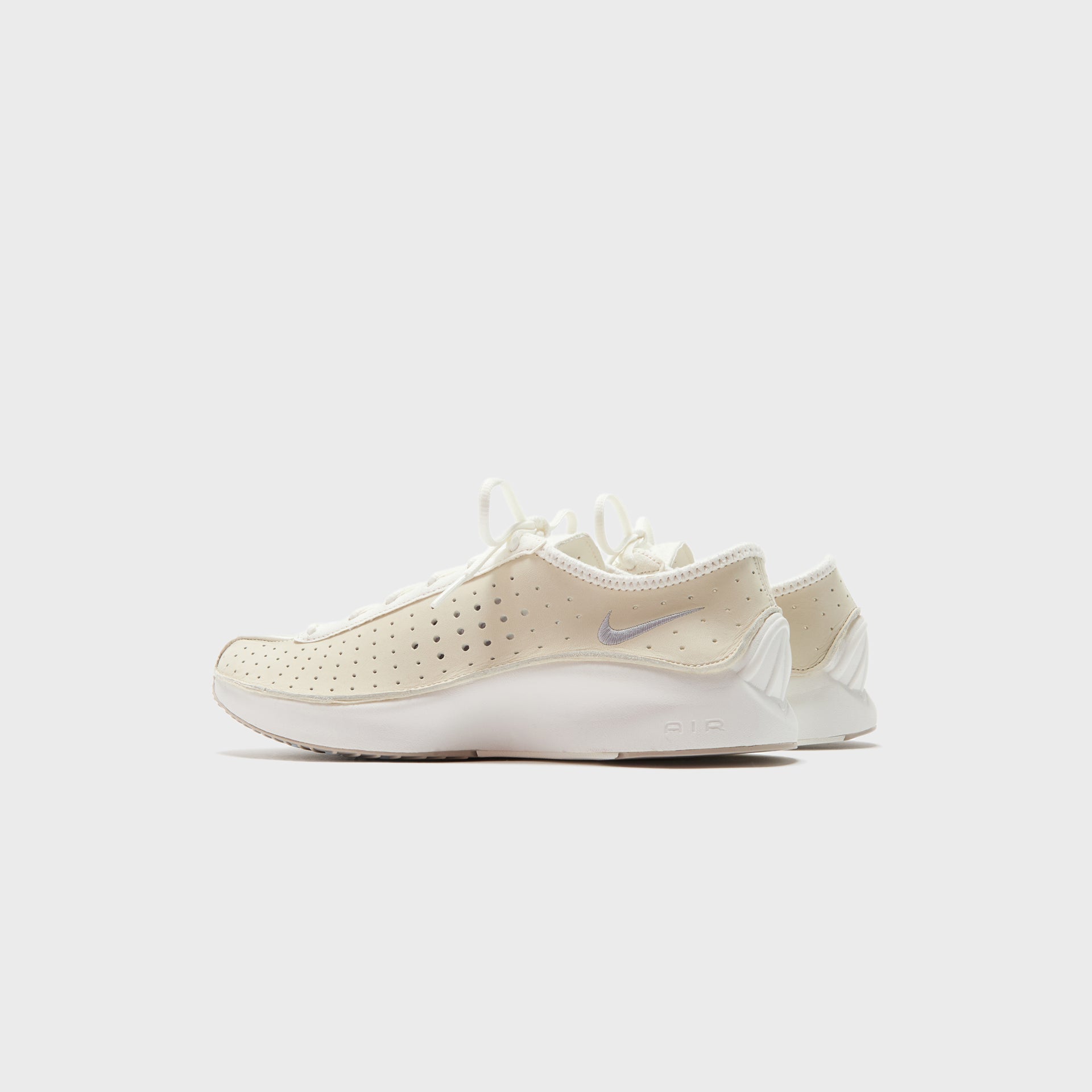 Nike WMNS Air Superfly - Coconut Milk / Metallic Silver