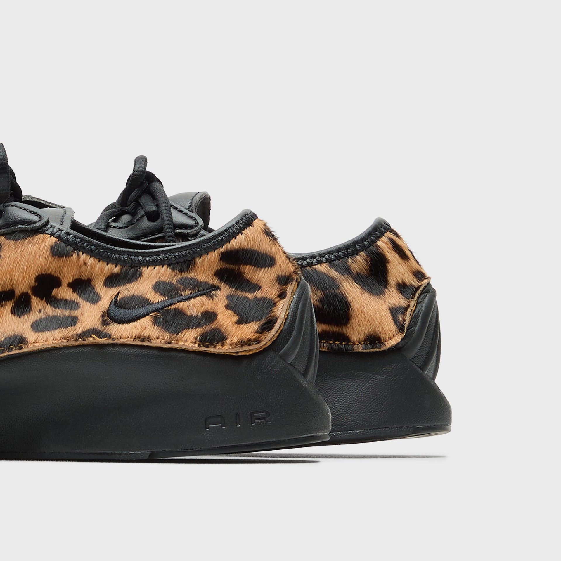 Nike WMNS Air Superfly LX - Black / Photon Dust / Off Noir