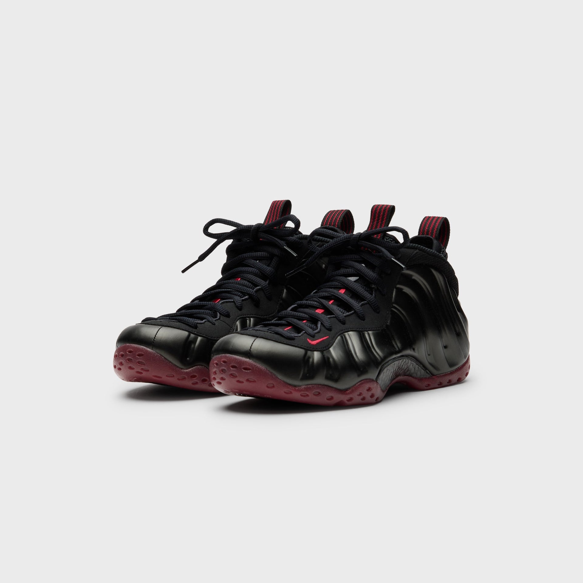 Nike Air Foamposite One - Black / Varsity Red