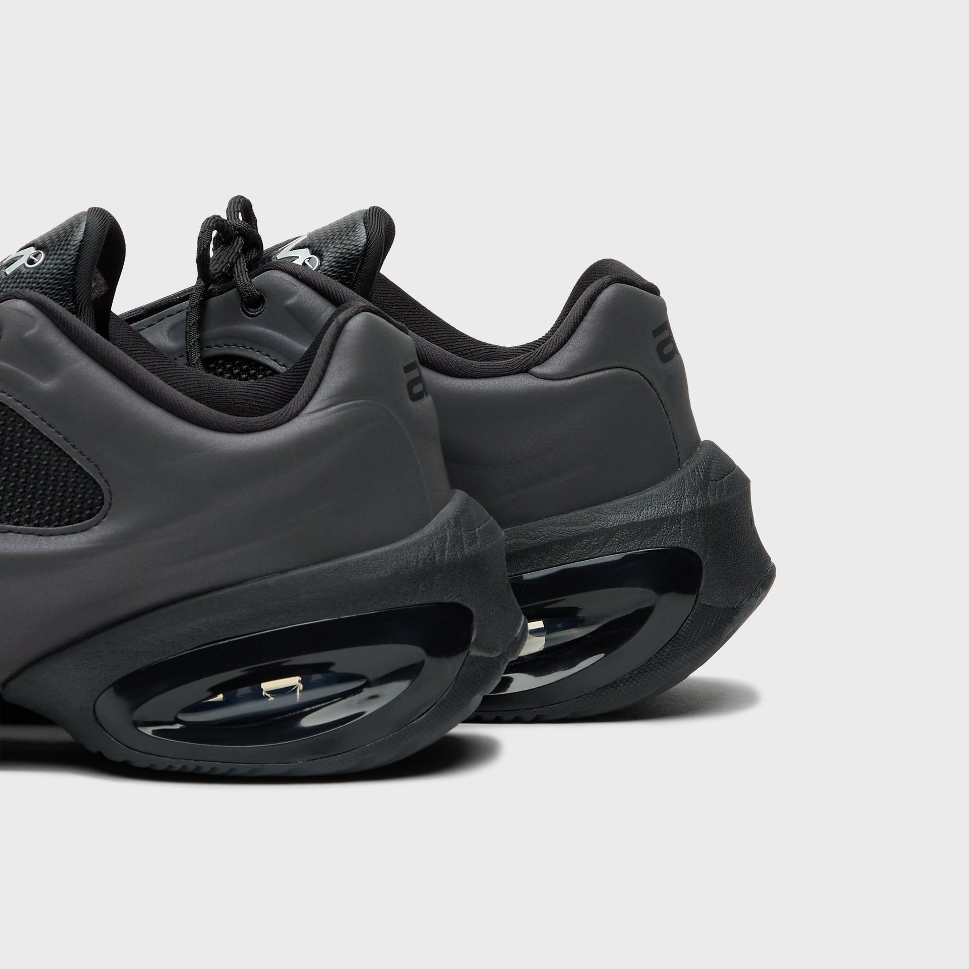 Nike WMNS Air Max Muse - Reflective Black / Metallic Silver