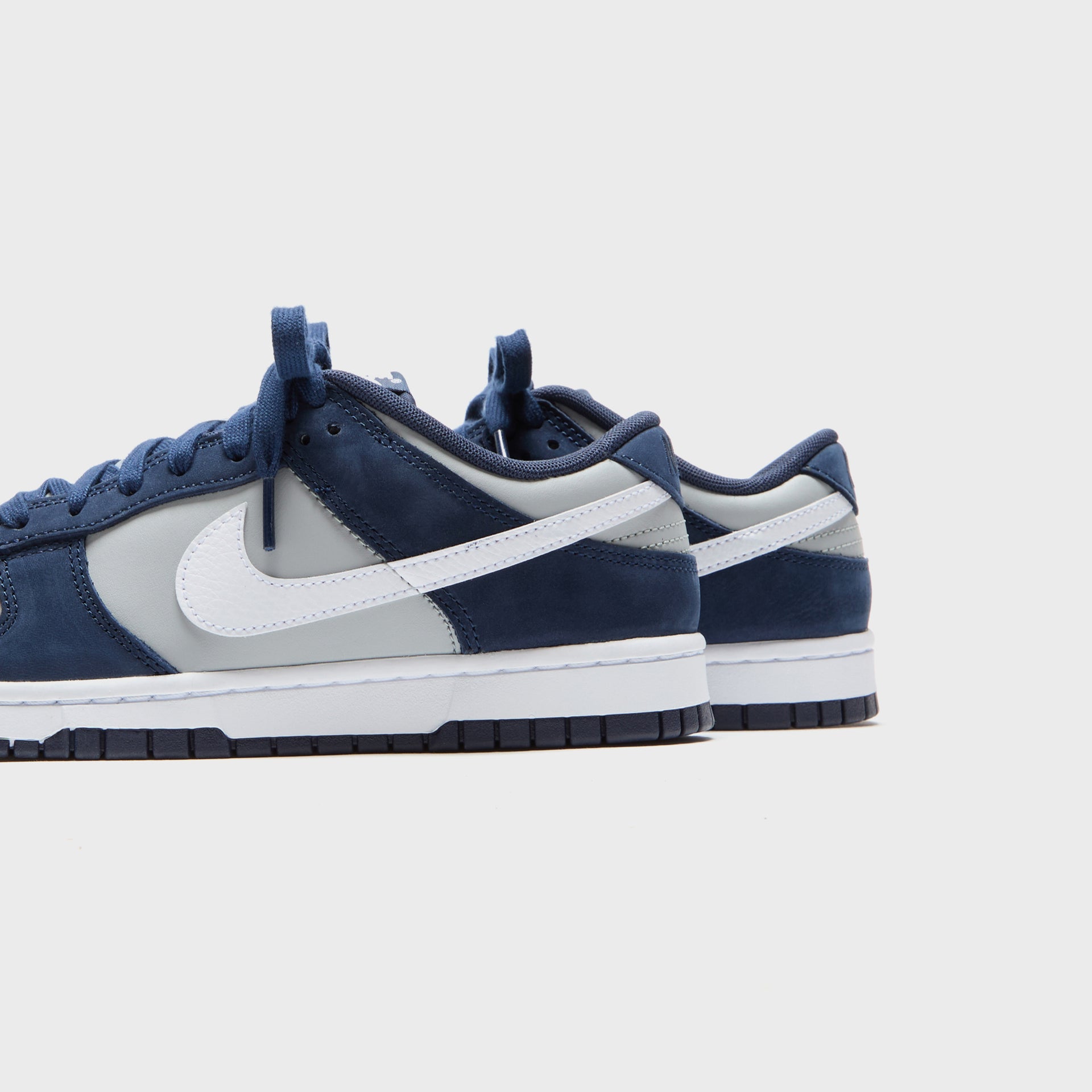 Nike Dunk Low - Obsidian / White / Light Smoke Grey