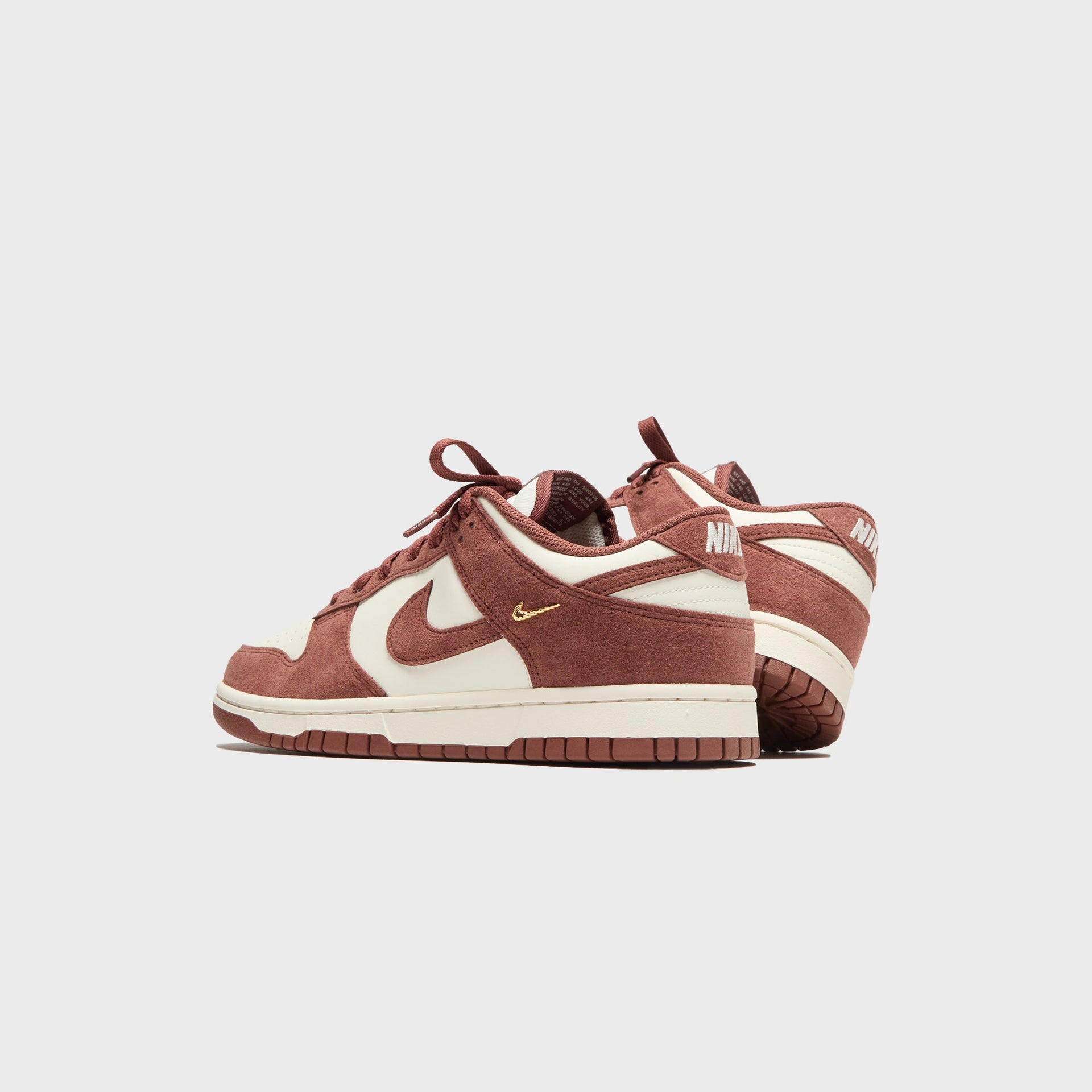 Nike WMNS Dunk Low - Sail / Red Sepia / Metallic Gold