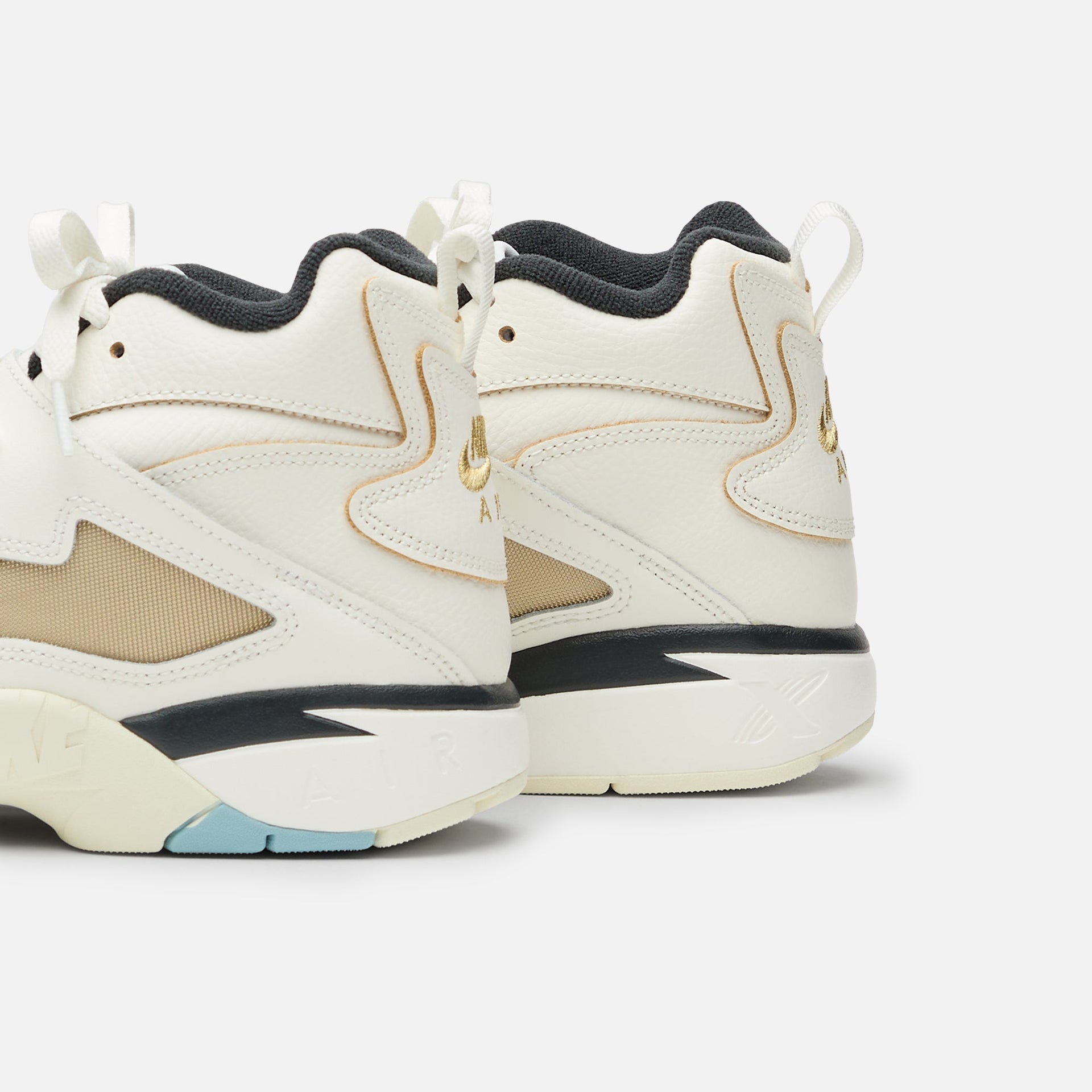 Nike Air Diamond Turf - Sail / Mica Blue / Coconut Milk / Off Noir