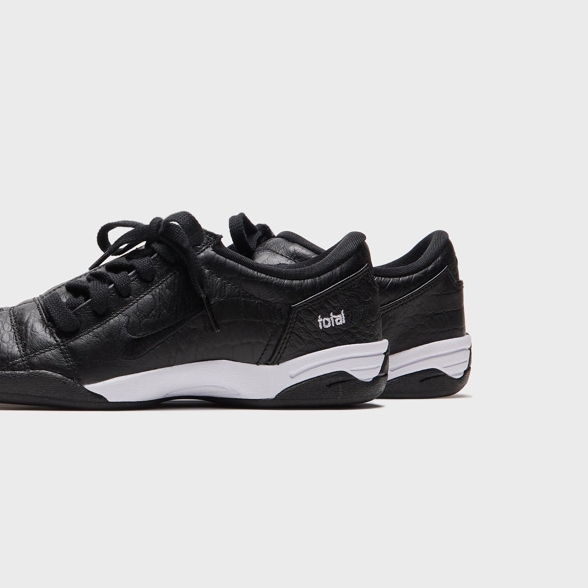 Nike WMNS Total 90 - Black / Black / White