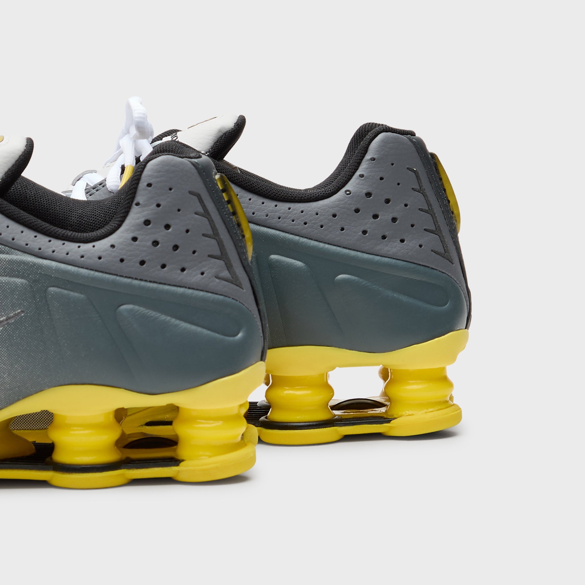 靴 Nike Shox R4 Bright Citron Nike Shox R4 SE - Vast Grey / Bright Citron / Light Graphite