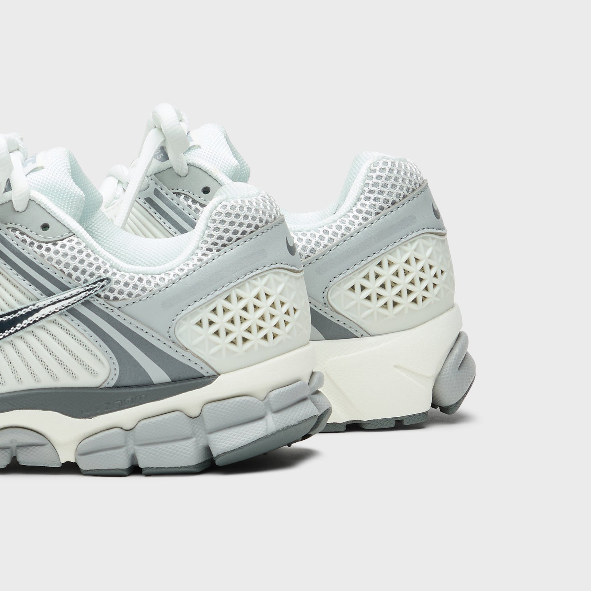 Nike Zoom Vomero 5 - Summit White / Metallic Silver