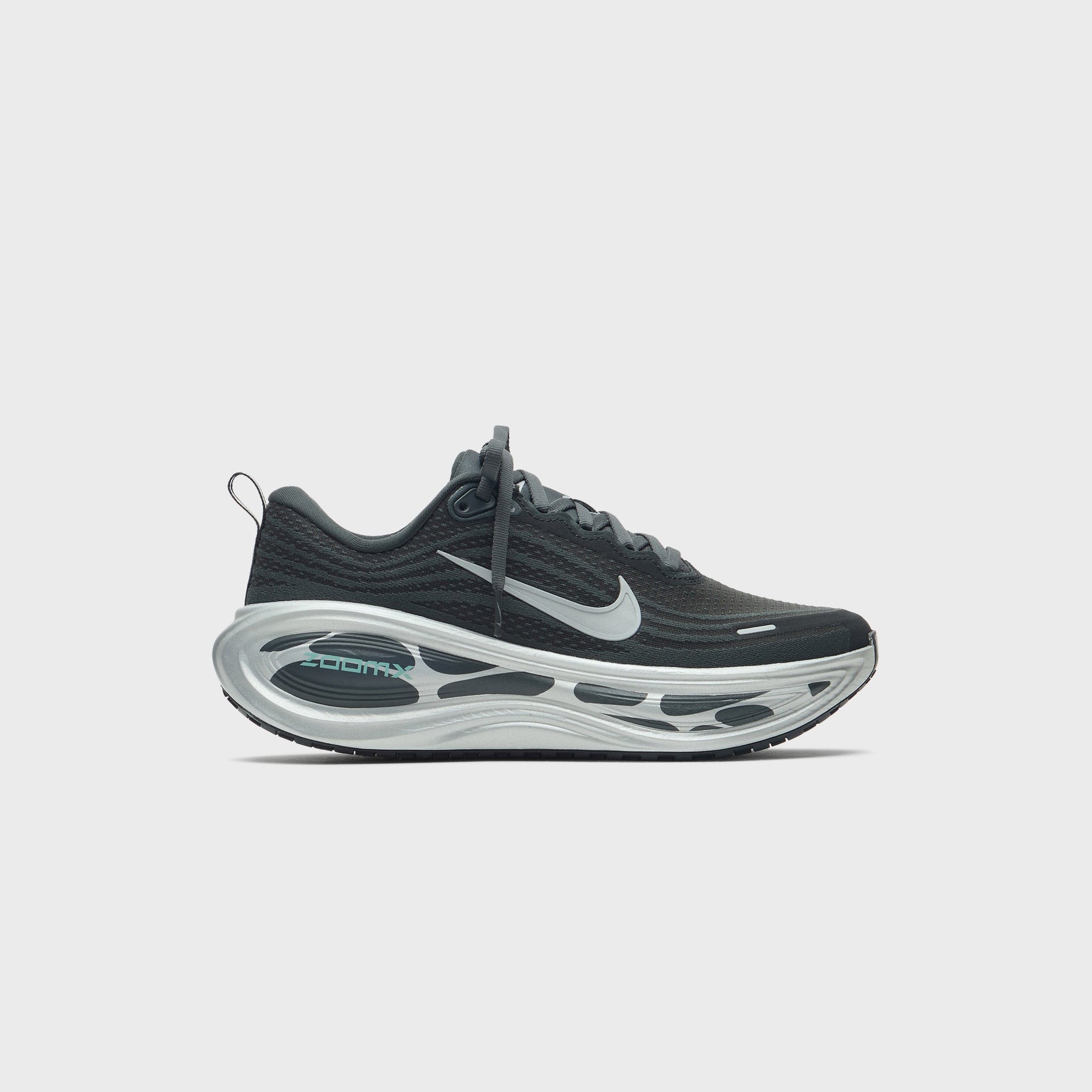Nike Vomero Plus Anthracite - Reflect Silver / Cannon White