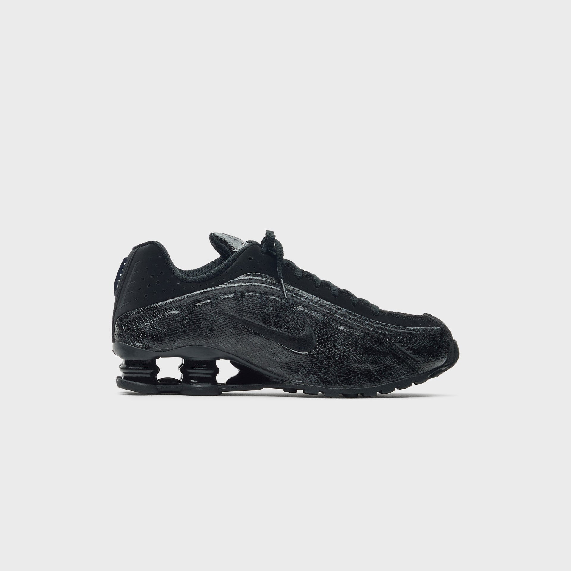 Nike WMNS Shox R4 - Print Black / Black / Metallic Silver / Dark Grey