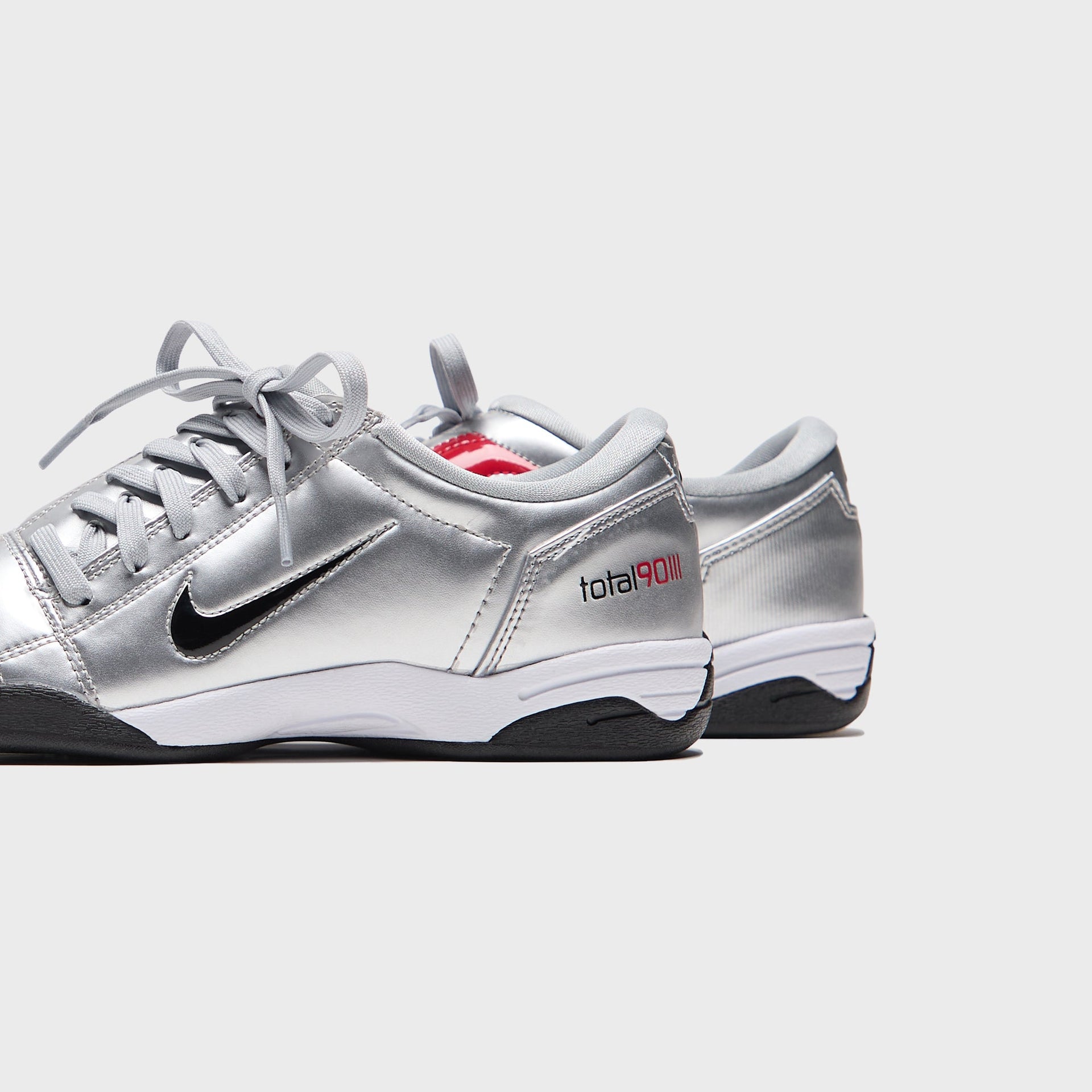 Nike WMNS T90 - Metallic Silver / Black / University Red / White