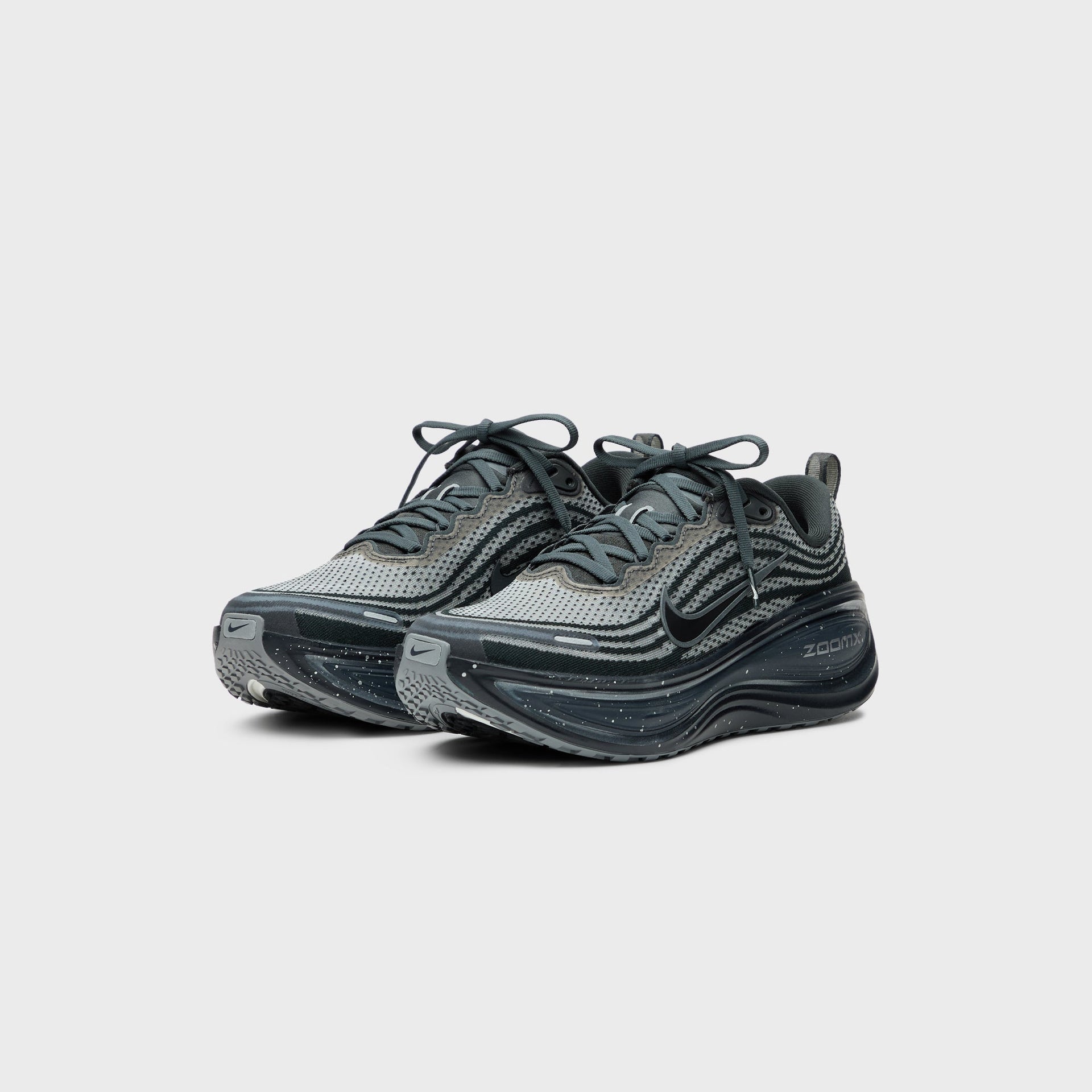 Nike Vomero Plus - Anthracite / Metallic Silver
