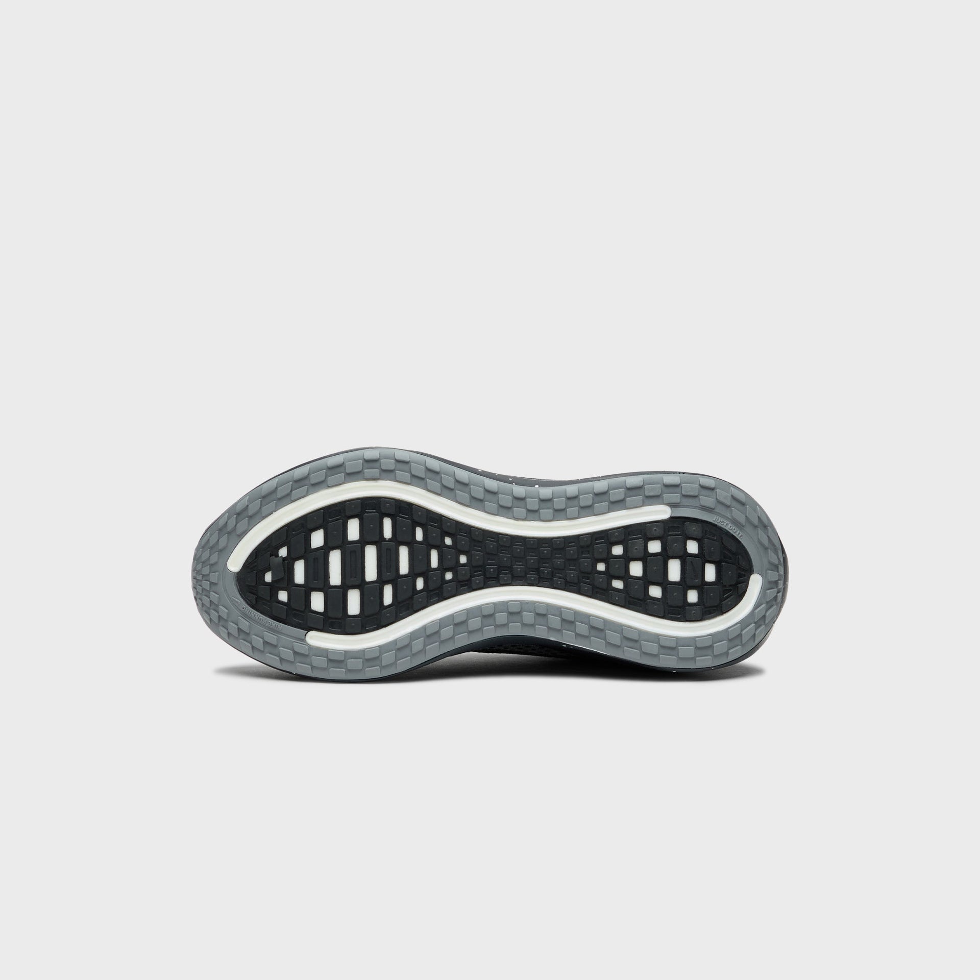 Nike Vomero Plus - Anthracite / Metallic Silver