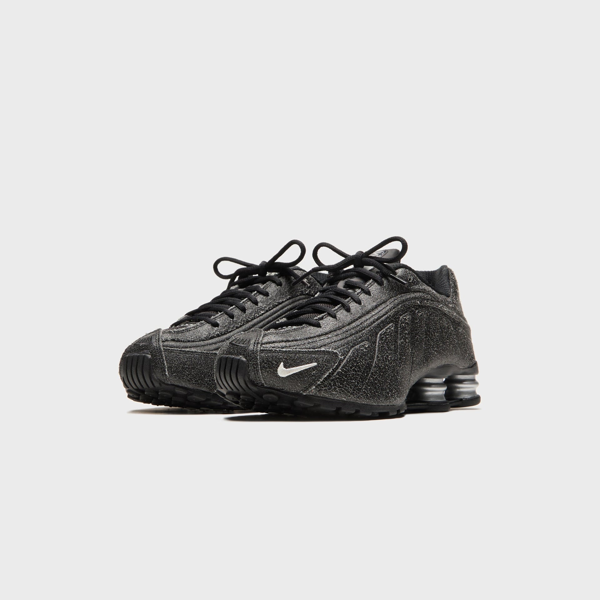 Nike Shox R4 - Black / Sail / Light Smoke Grey / Metallic Silver