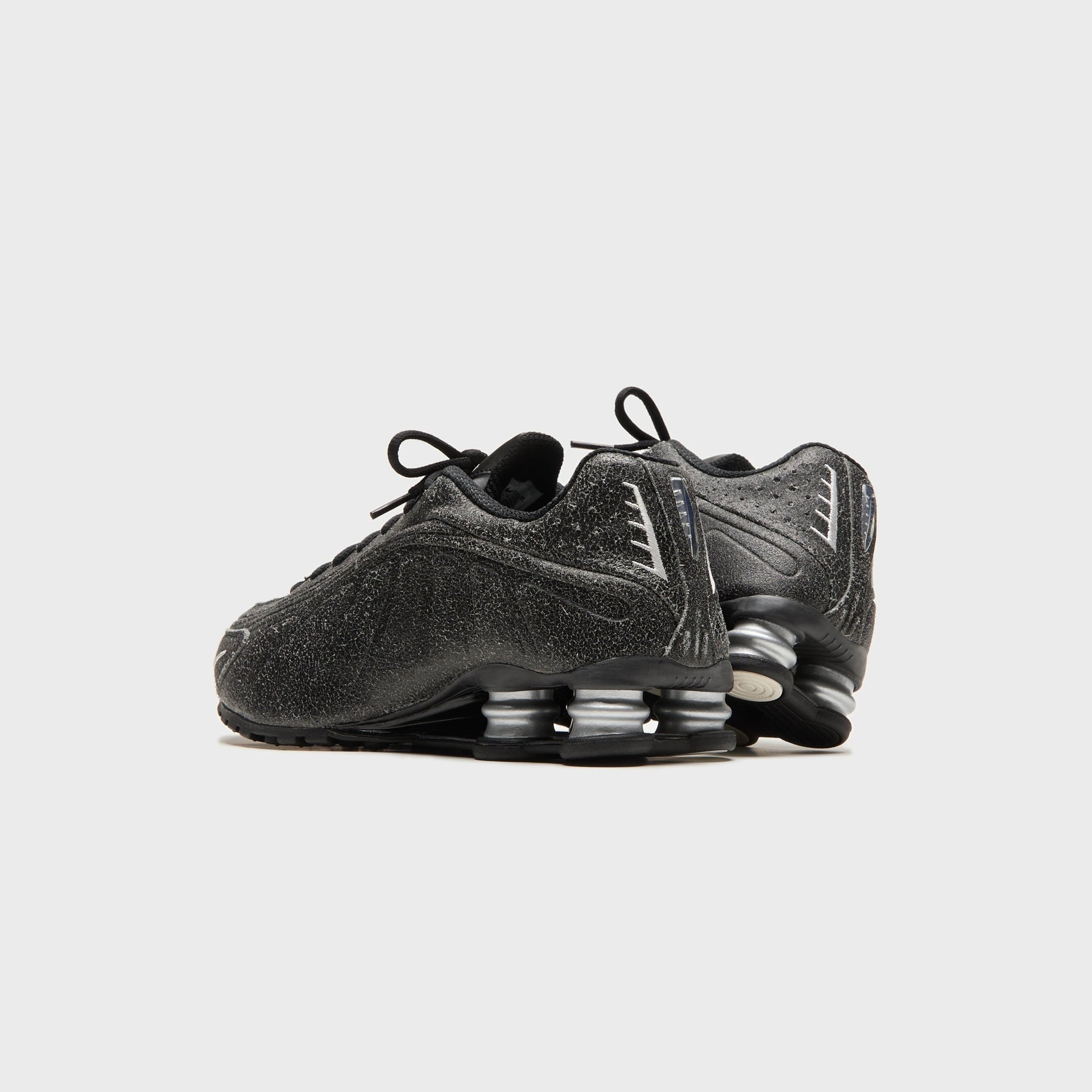 Nike Shox R4 - Black / Sail / Light Smoke Grey / Metallic Silver