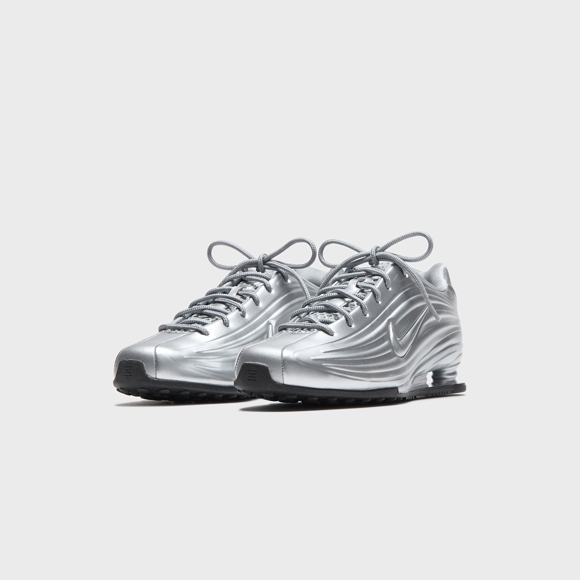 靴 NikeWomen's Shox Z llic Silver/Black Nike WMNS Shox Z - Silver / Black / Metallic Silver – Kith