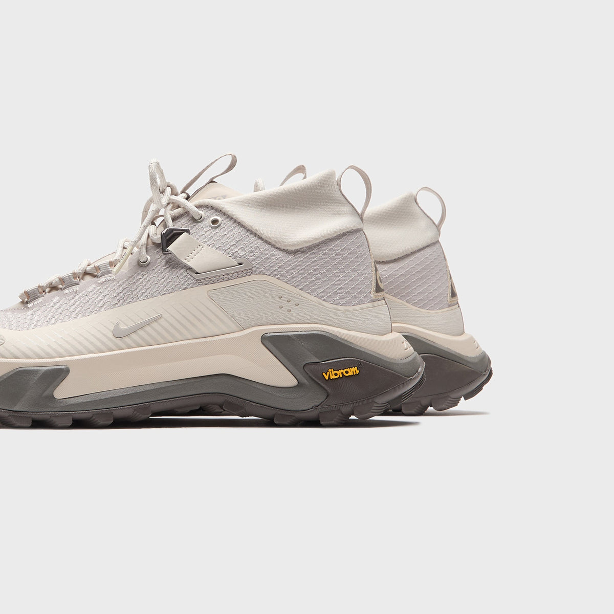 Nike ACG Zegama Hike - Cream II / Light Orewood Brown / Cave Stone