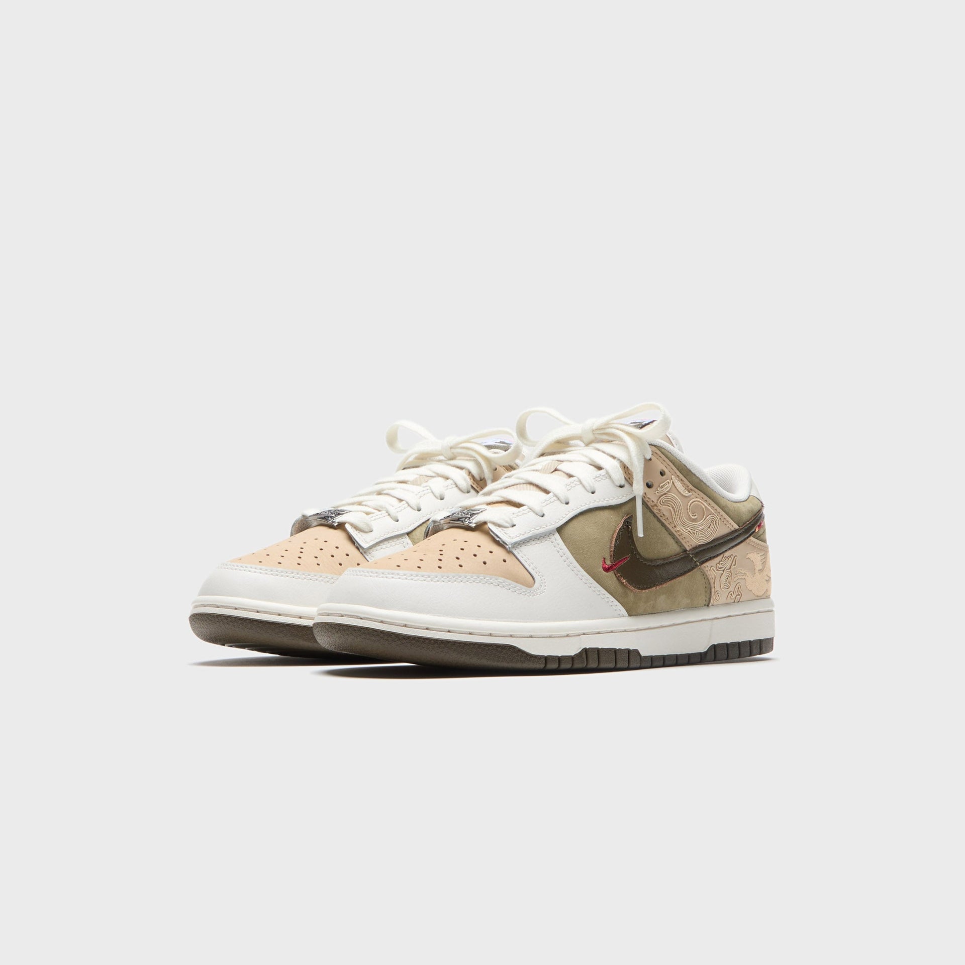 Nike Dunk Low SE - Linen / Phantom / Neutral Olive / Dark Hazel