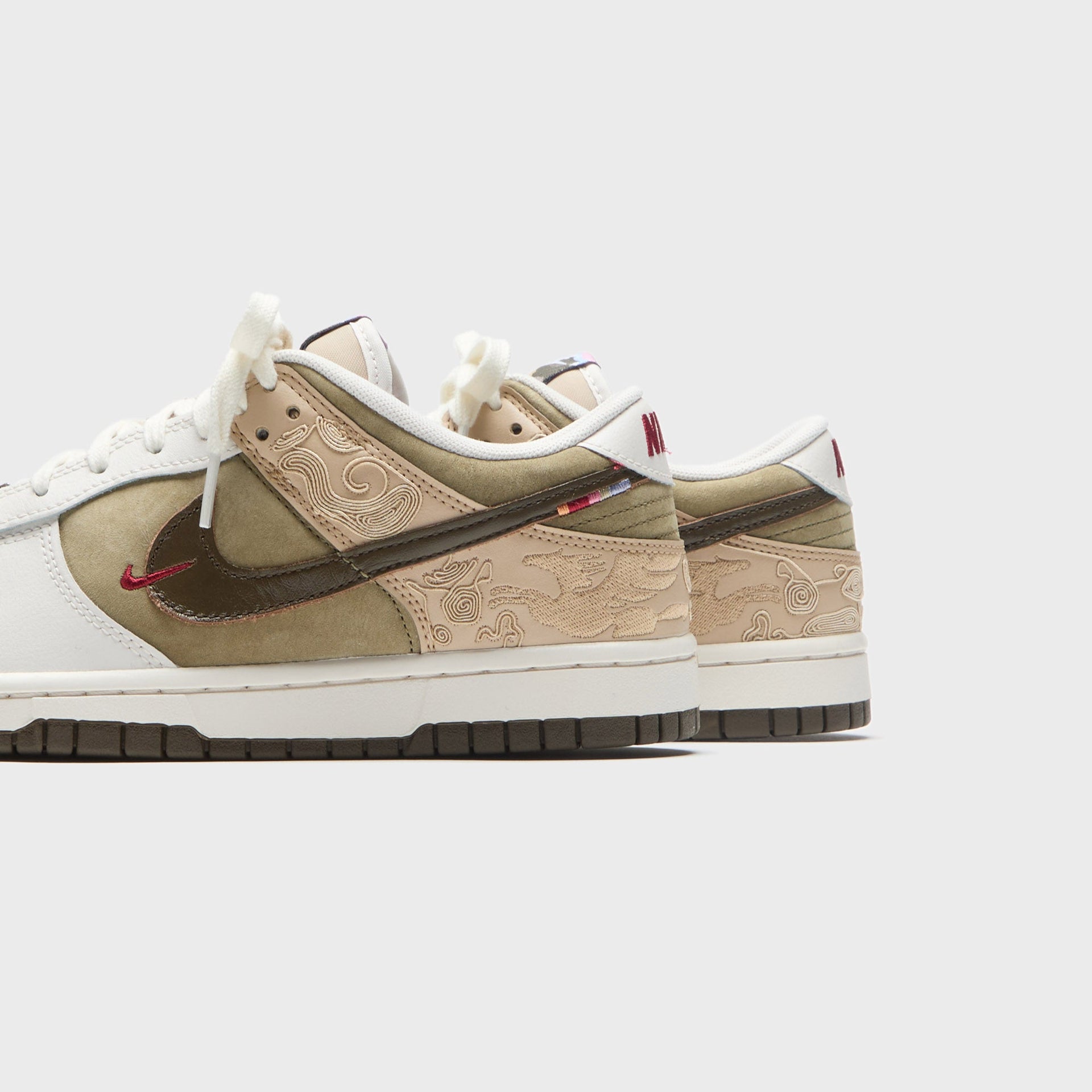 Nike Dunk Low SE - Linen / Phantom / Neutral Olive / Dark Hazel