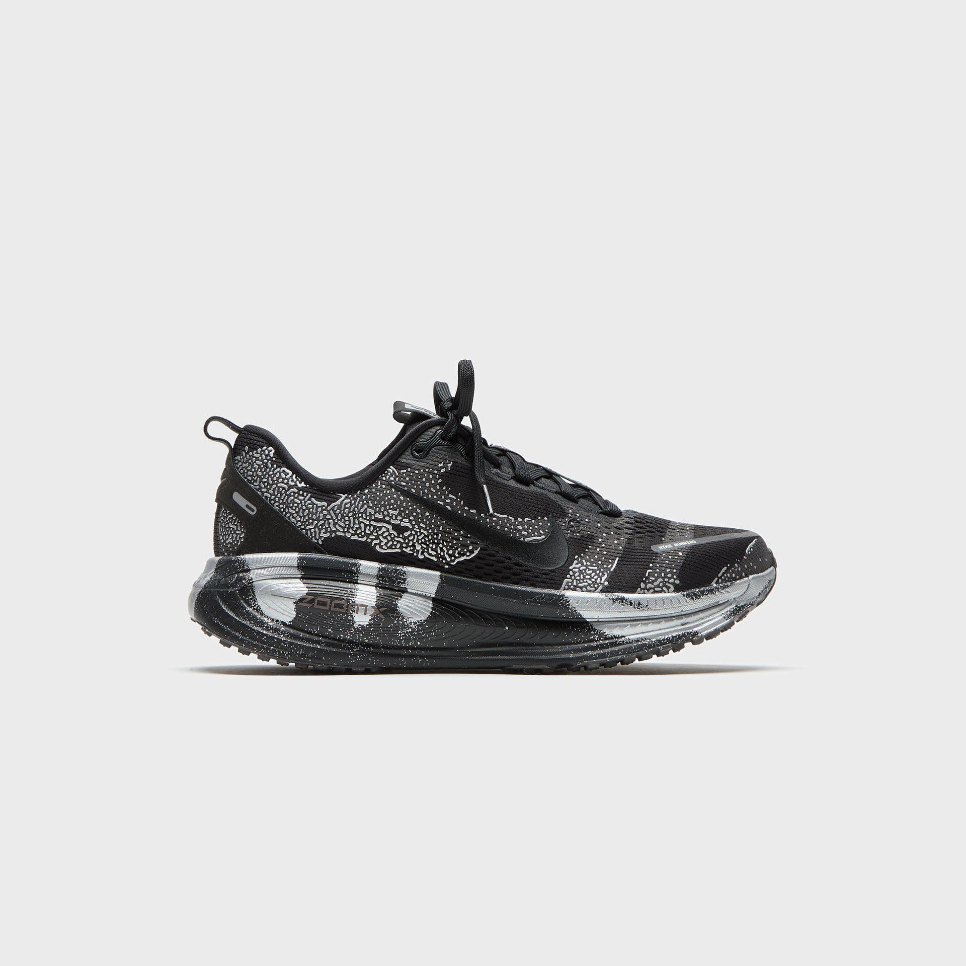 Nike Vomero 18 - Iron Grey / Light Smoke Grey / Black