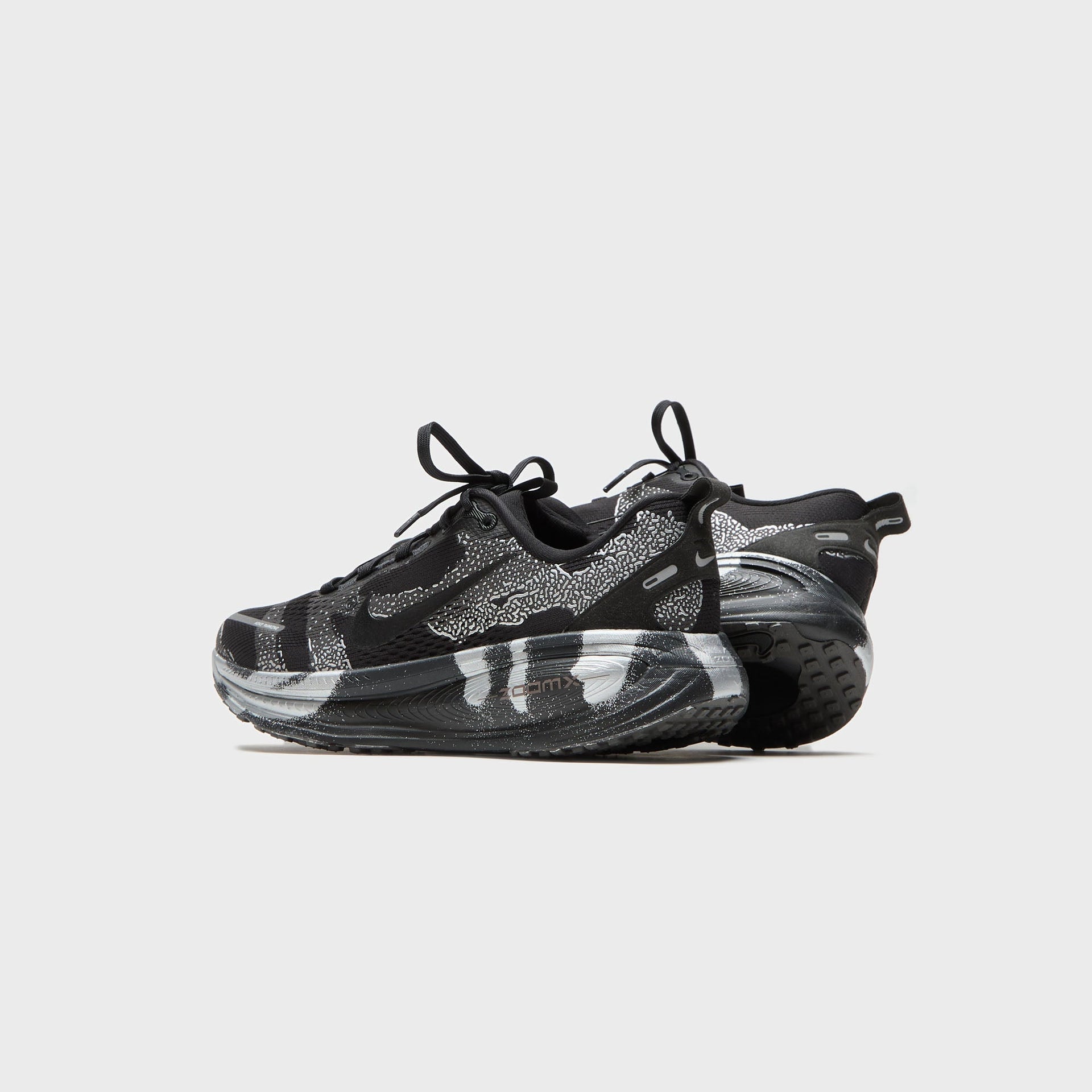 Nike Vomero 18 - Iron Grey / Light Smoke Grey / Black