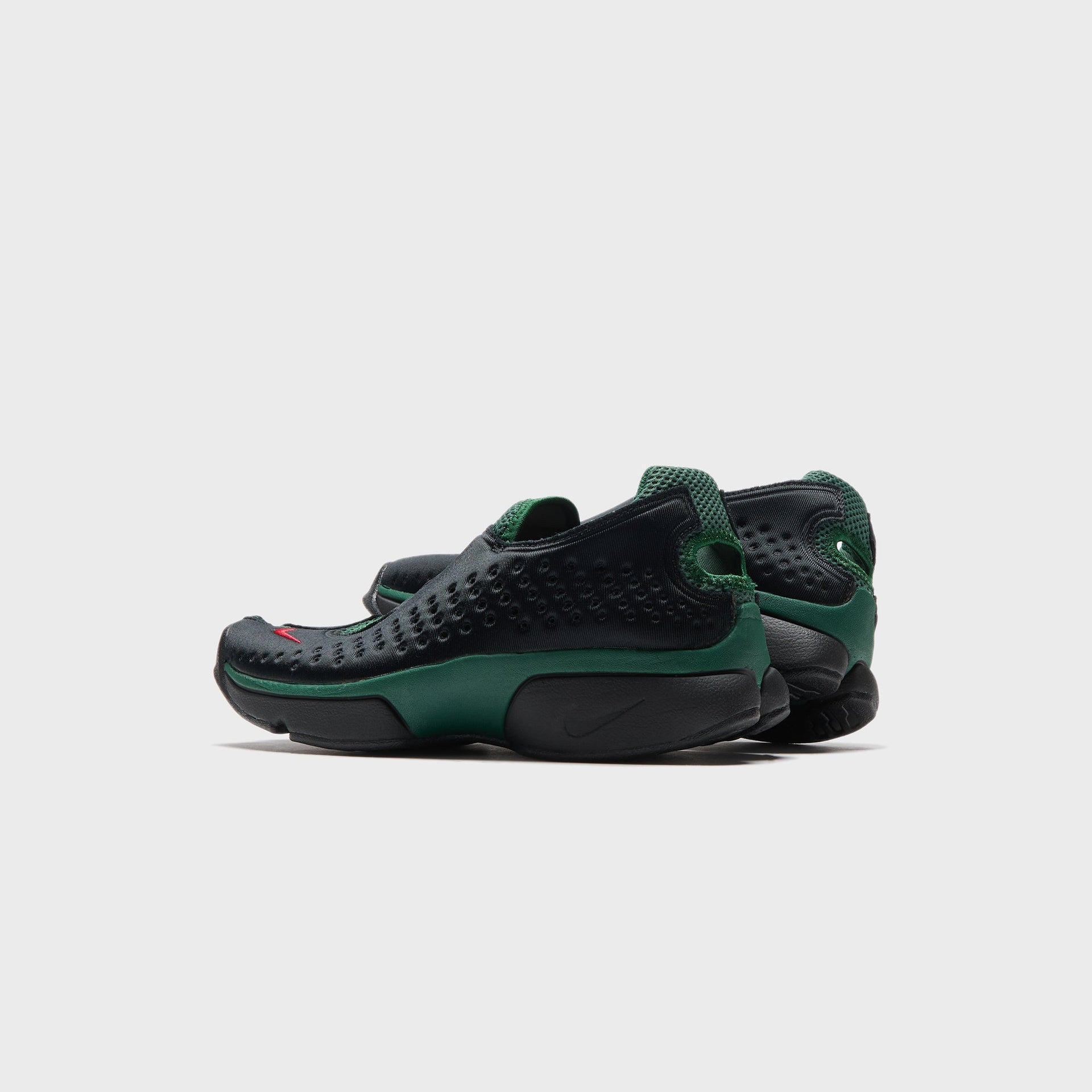 Nike WMNS Rift 2 - Black / Team Dark Green