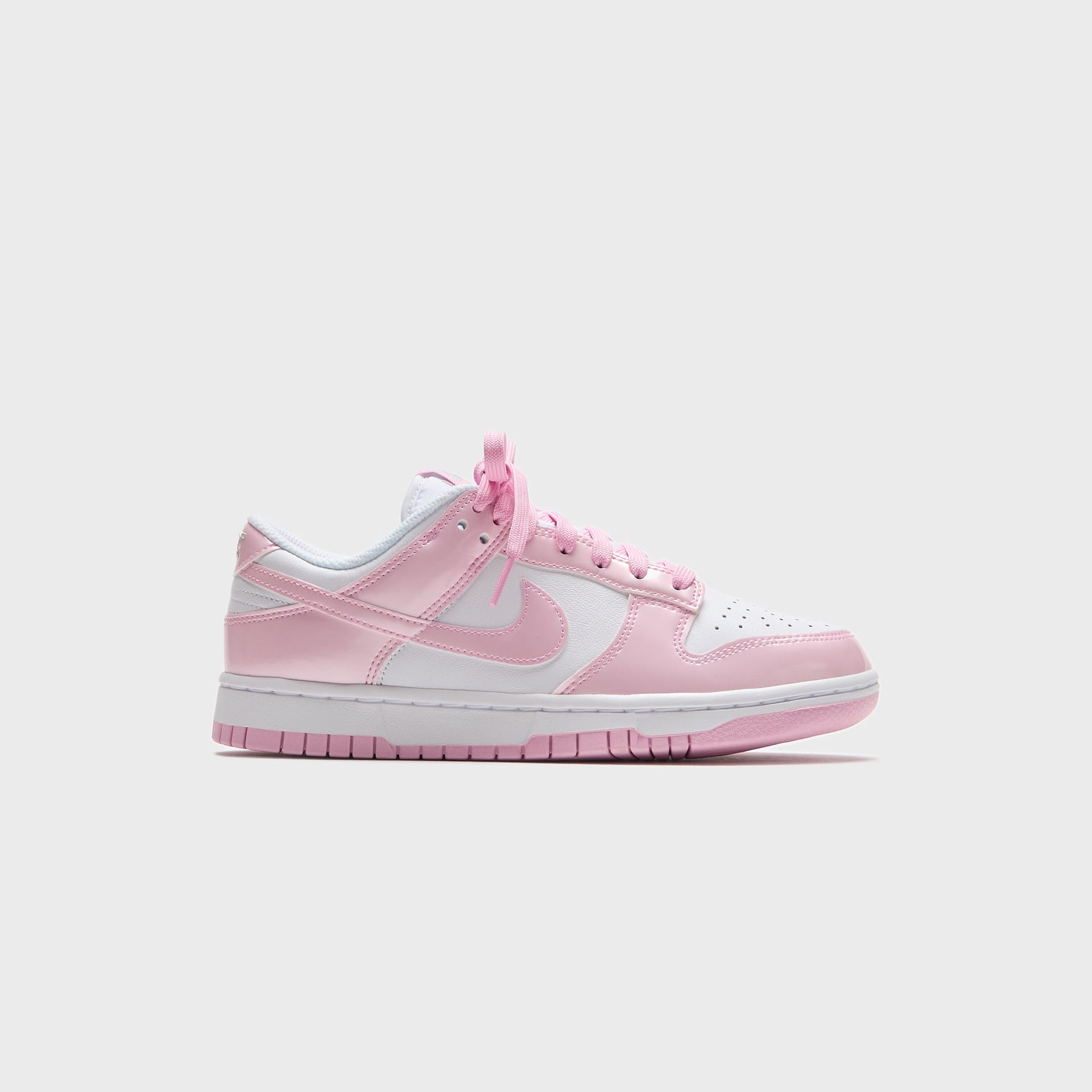 Nike WMNS Dunk Low SE - White / Metallic Silver / Pink Rise
