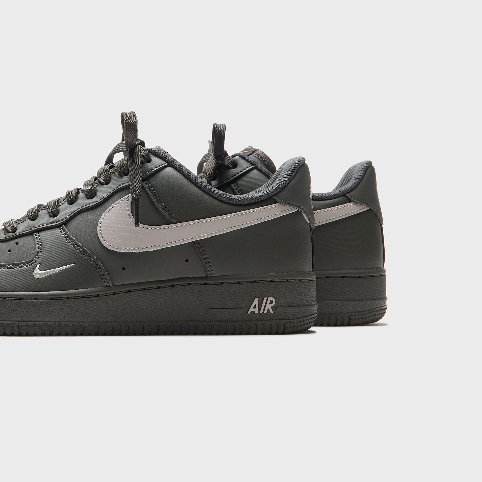 Nike Air Force 1 '07 - Newsprint / College Grey