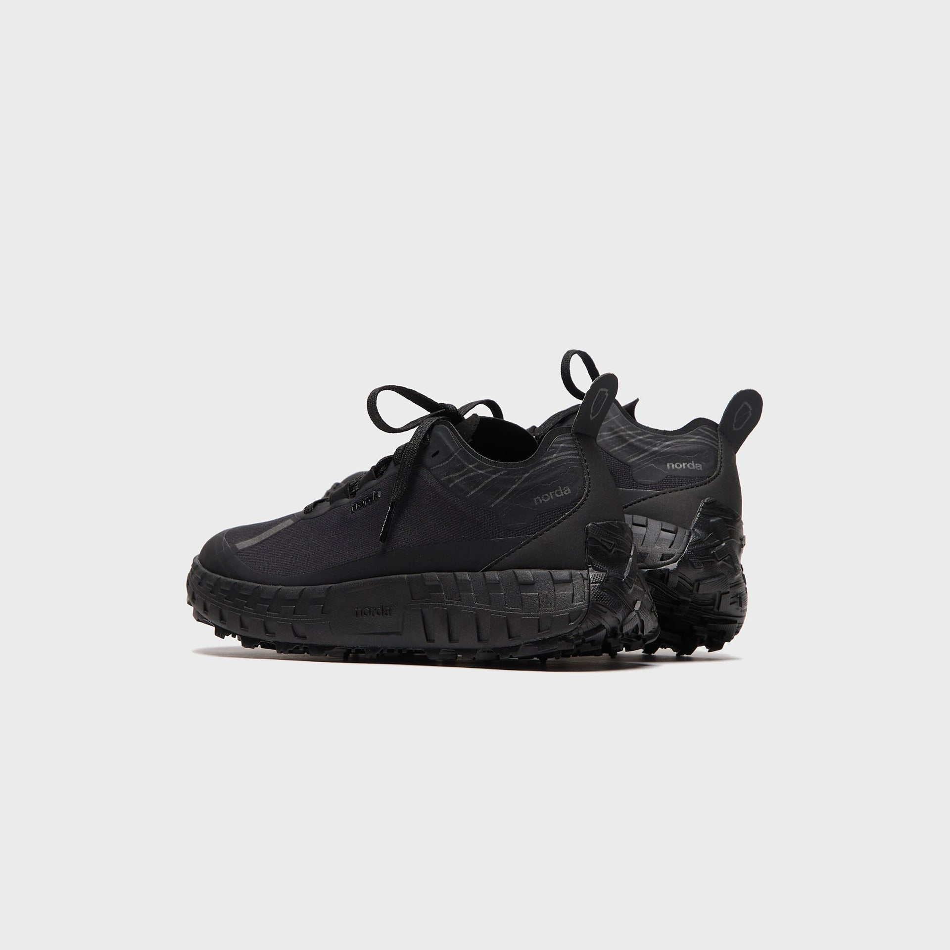 Norda 001A - Stealth Black