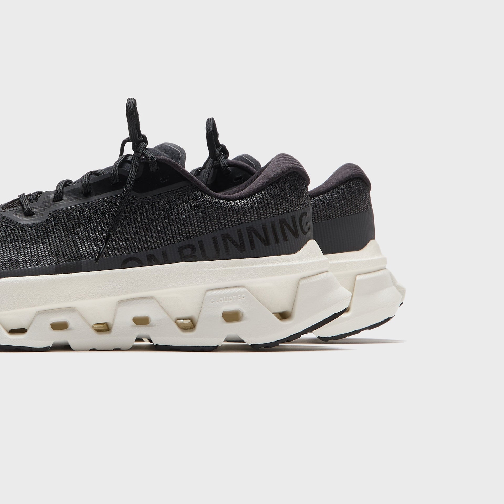 On Running Cloudmonster 3 Hyper - Black / Ivory
