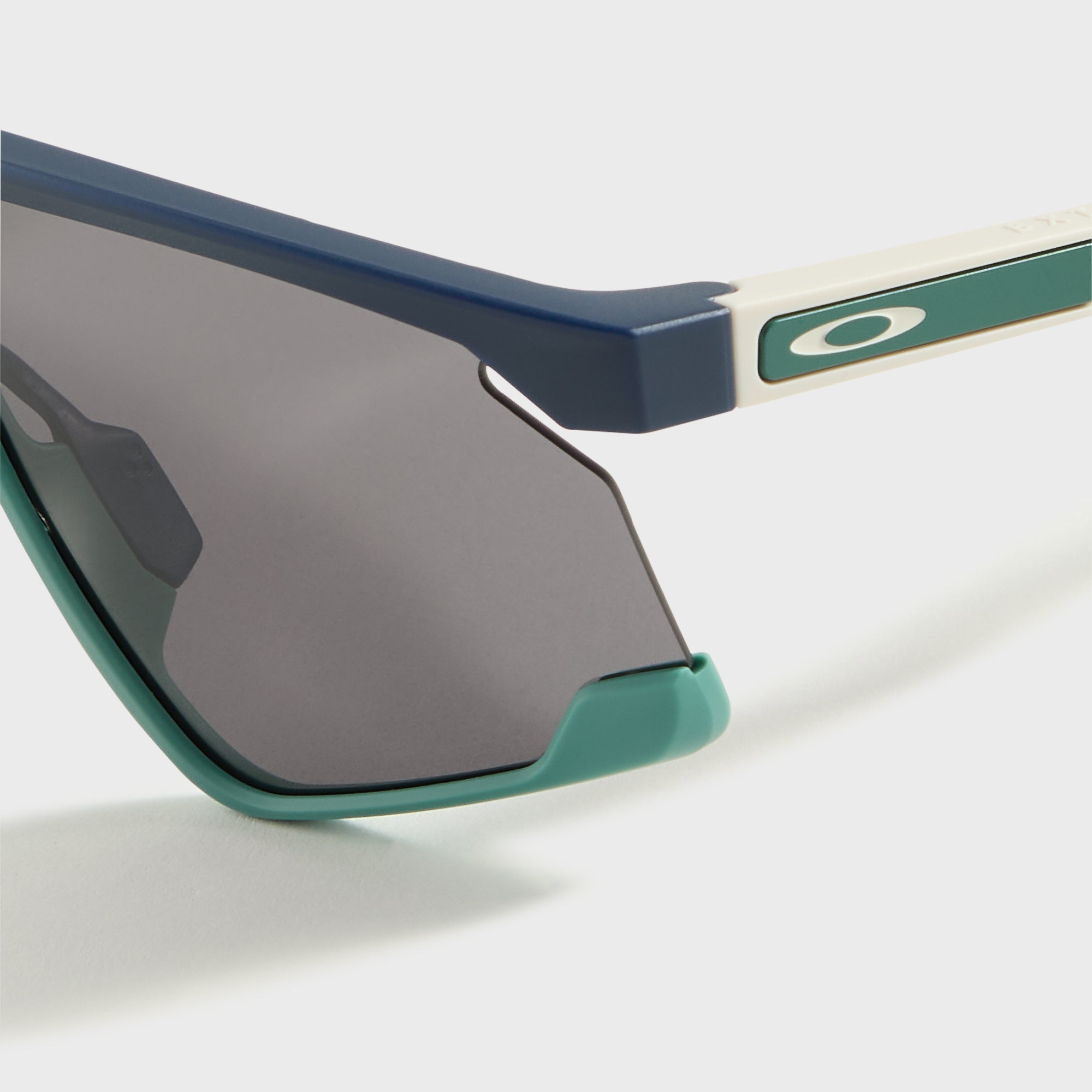 Oakley BXTR - Matte Abyss / Prizm Black – Kith