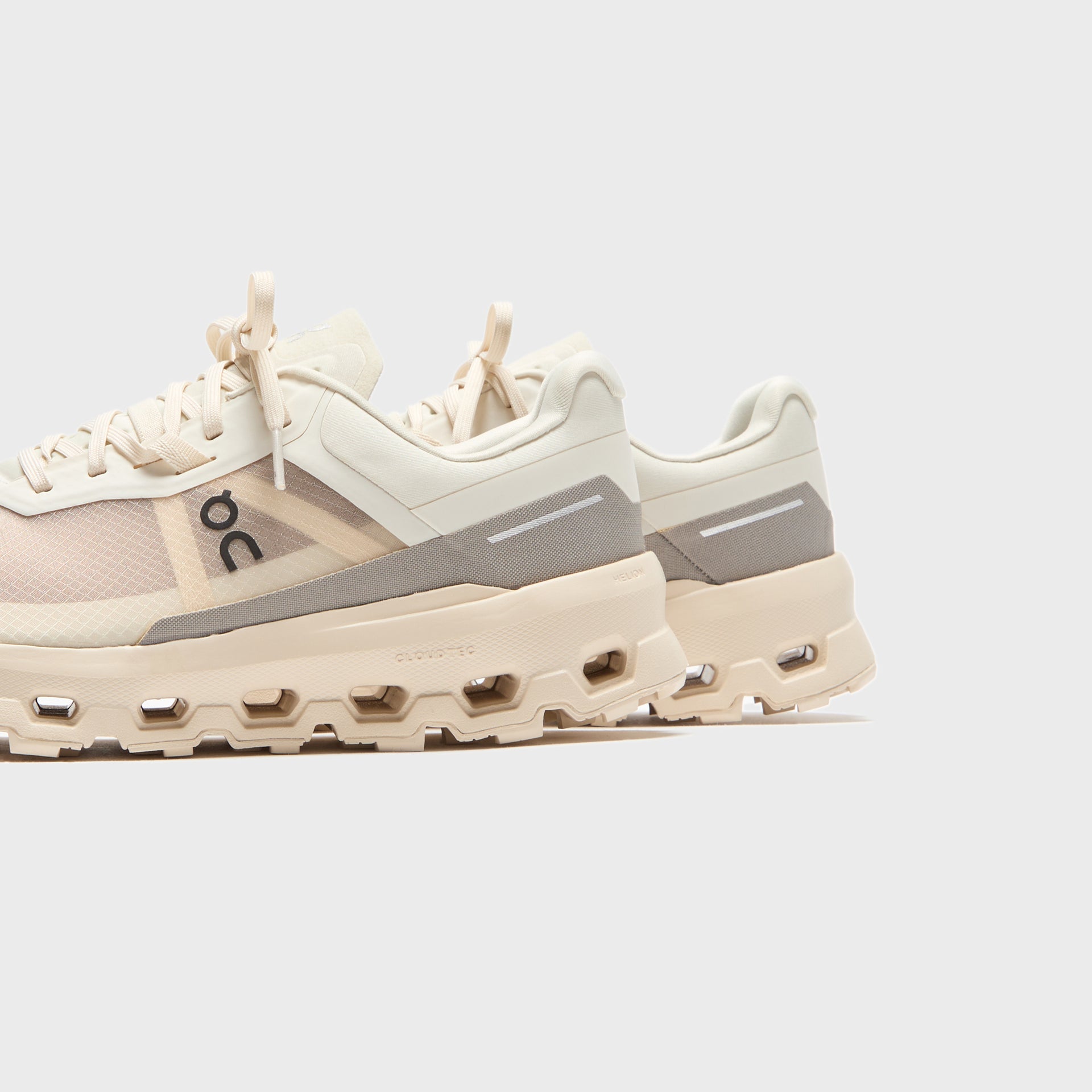 On Running WMNS Cloudvista 2 - Cream / Desert