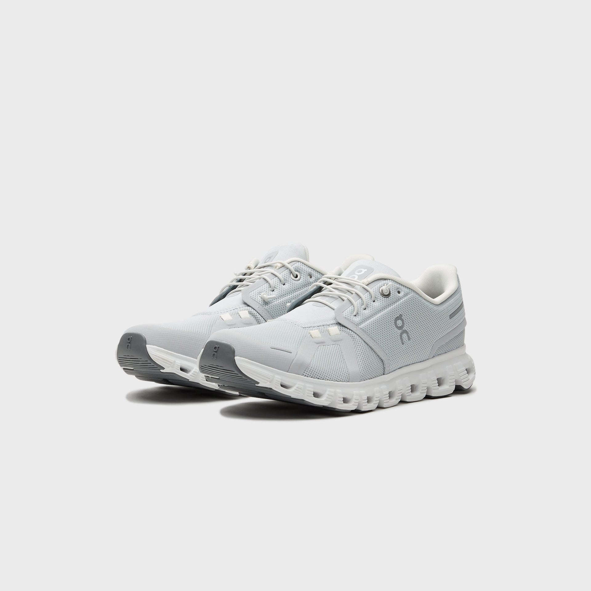 Dazzle with a quirky vibe and cool look wearing the Â® Axelion Light Fade lifestyle sneakers
