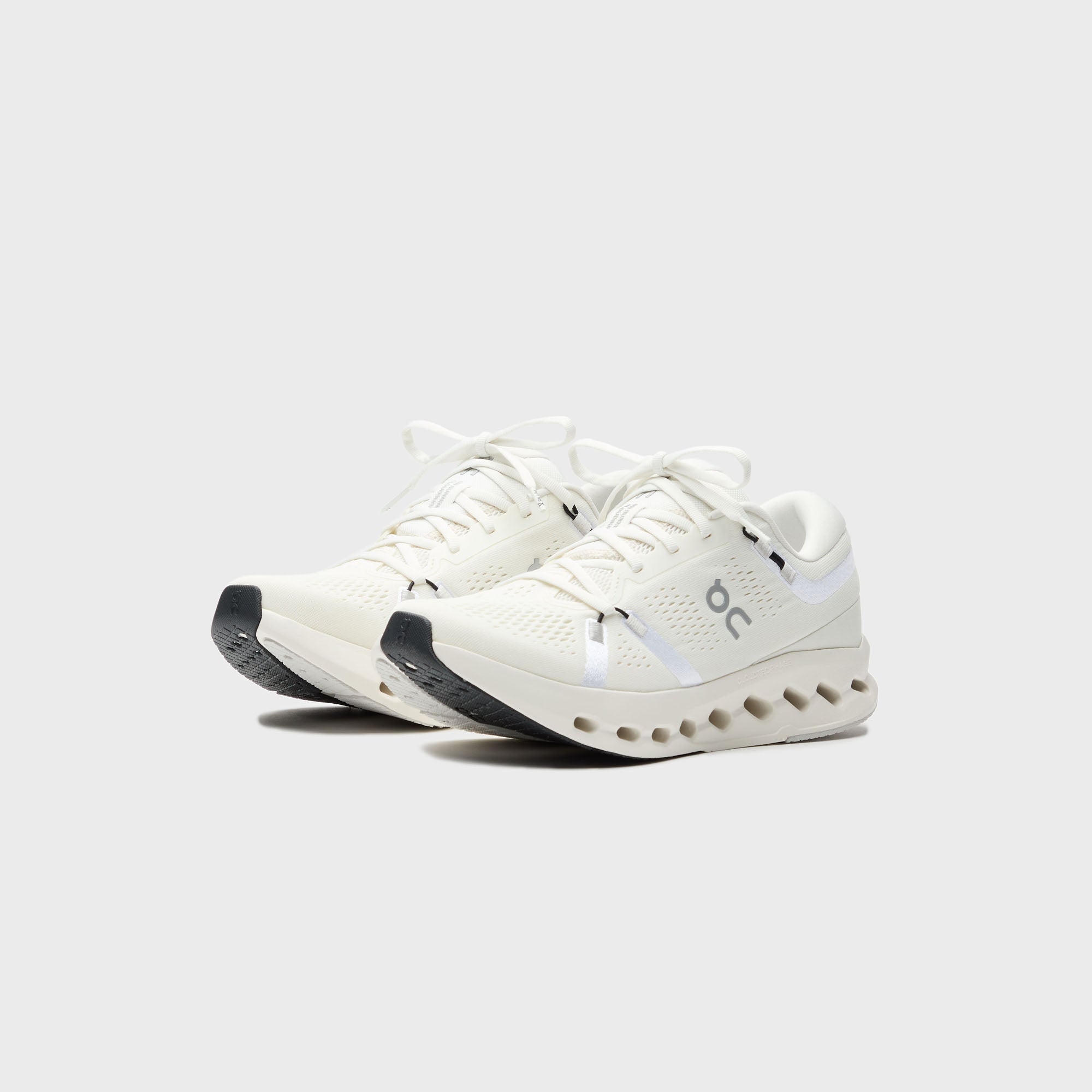 KITH オン　￼レディース ￼ホワイトシューズ On オン レディース スニーカー Running Cloudzone Kith White
