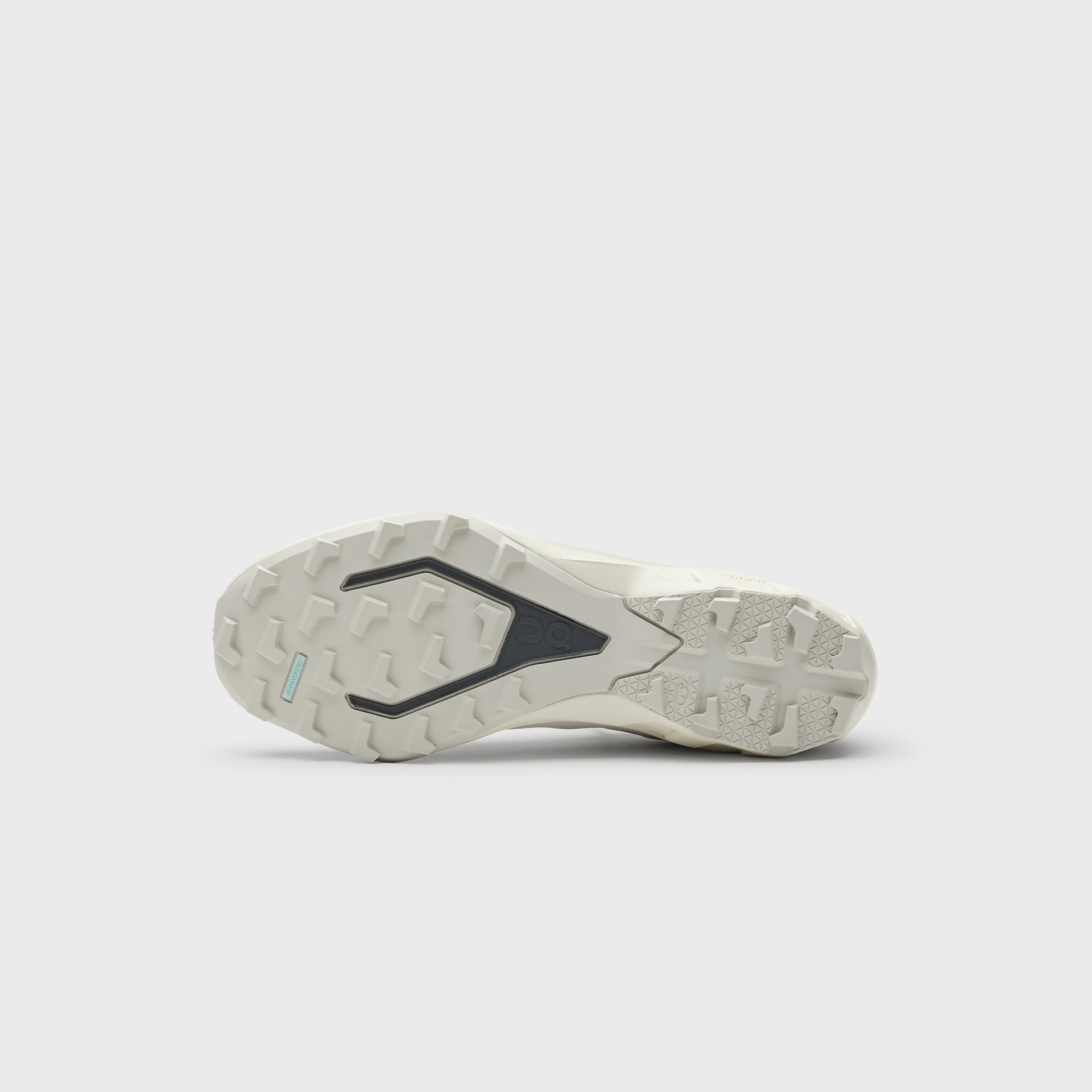 On Running x Post Archive Faction WMNS Cloudventure Peak - Ice / Moon
