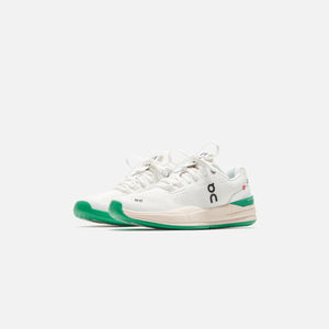 On Running WMNS The Roger Pro Exclusive - White / Mint