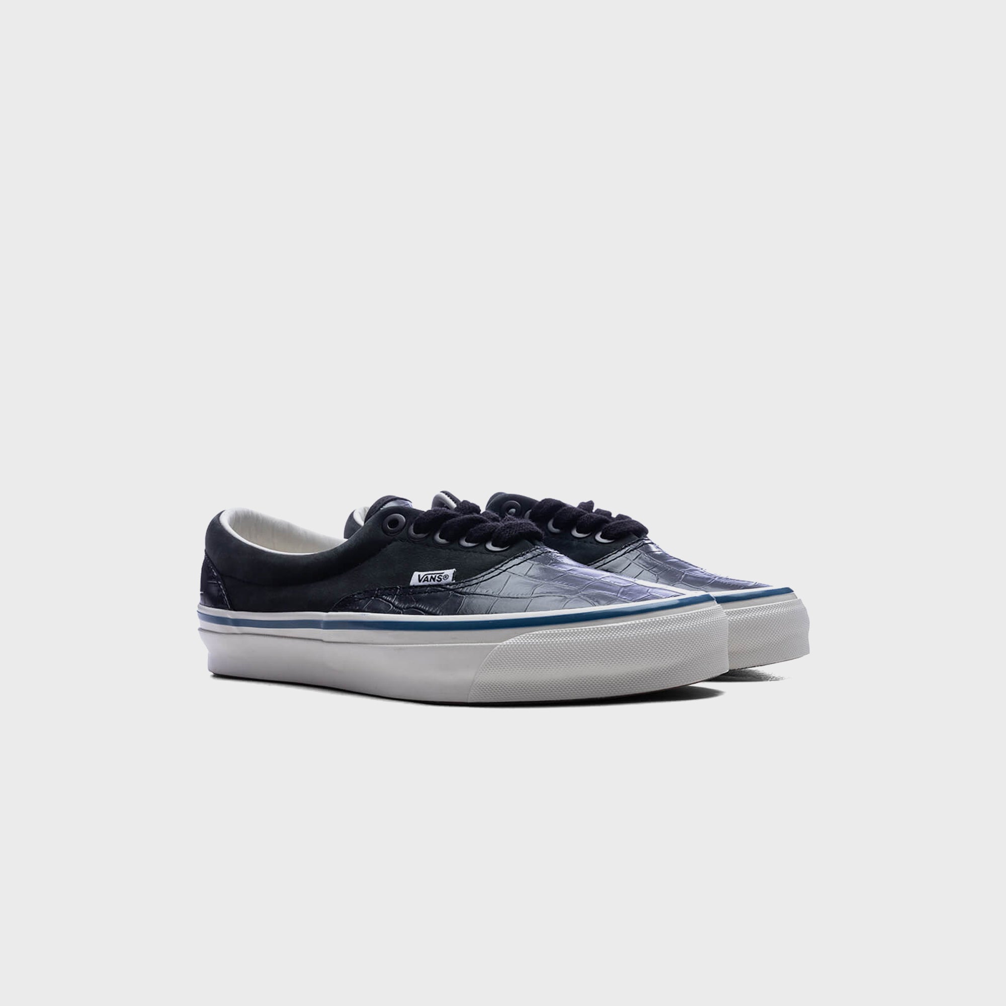Vans x Ashley Williams Classic Slip-On - Newspaper / True