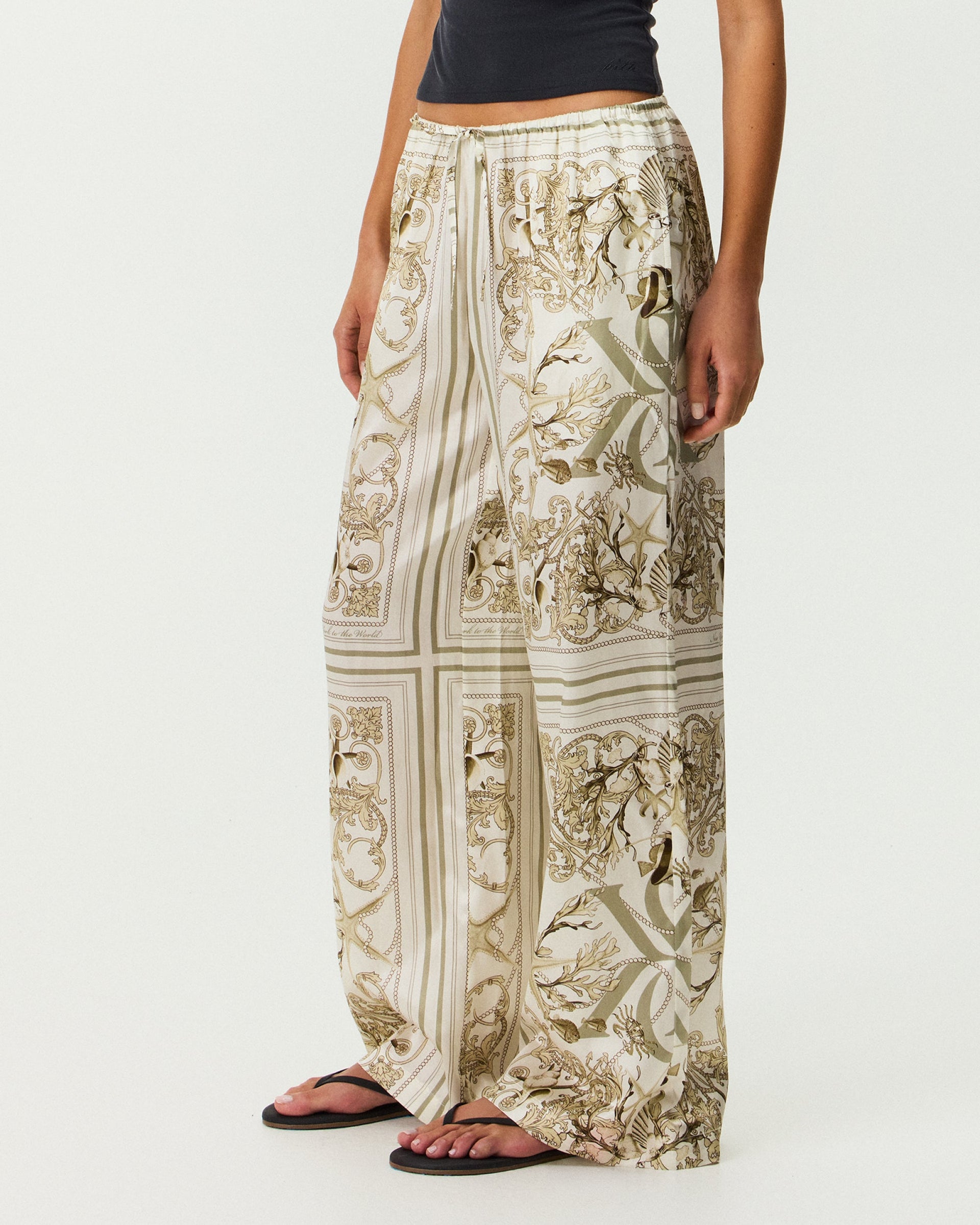 gid://shopify/MediaImage/45932163694868