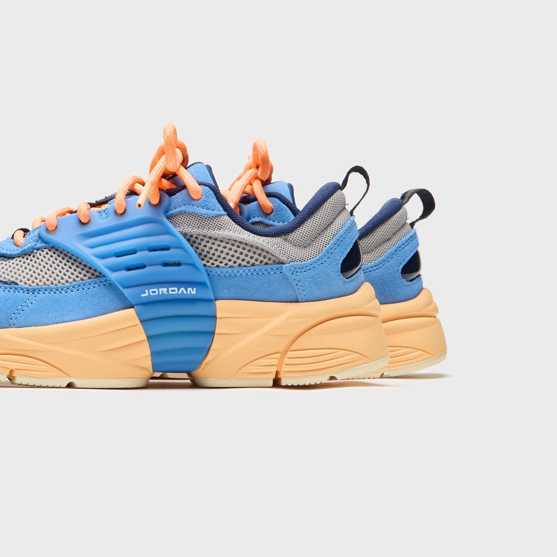 Jordan Trunner O/S - Blue Beyond / Atomic Orange / Cobblestone