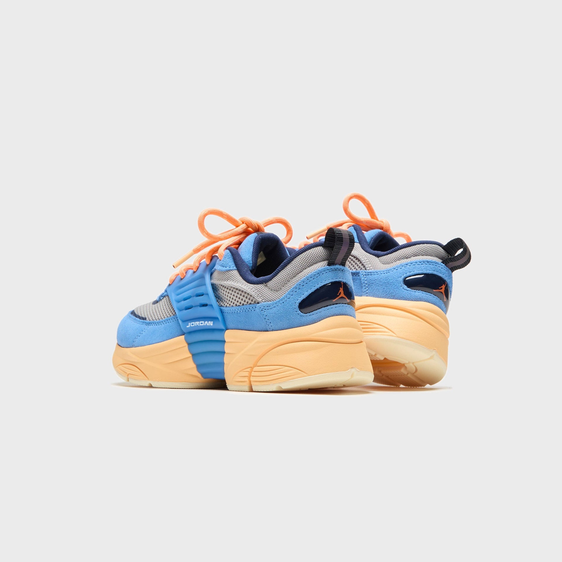 Jordan Trunner O/S - Blue Beyond / Atomic Orange / Cobblestone