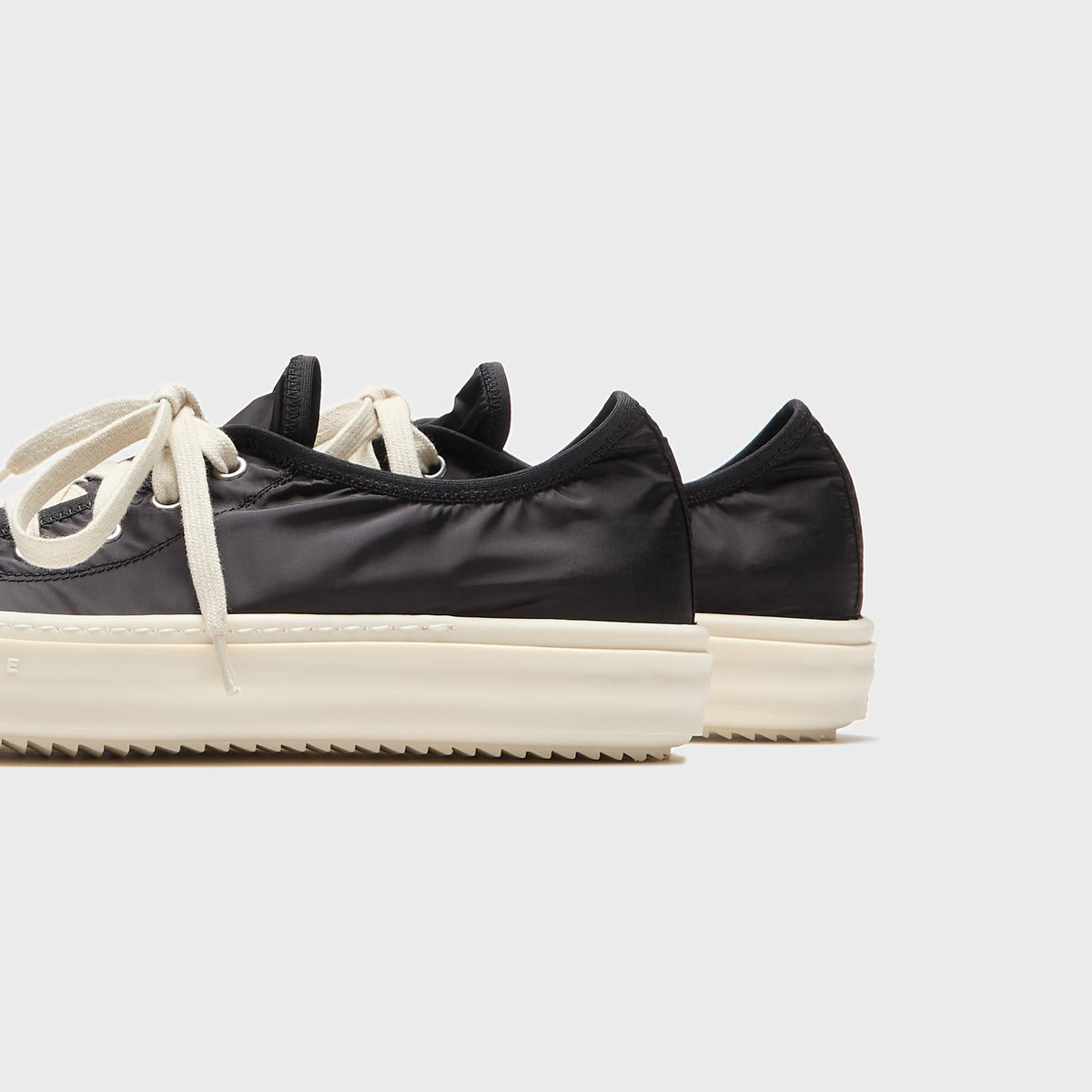 Rick Owens Low Sneakers - Black / Milk / Runway